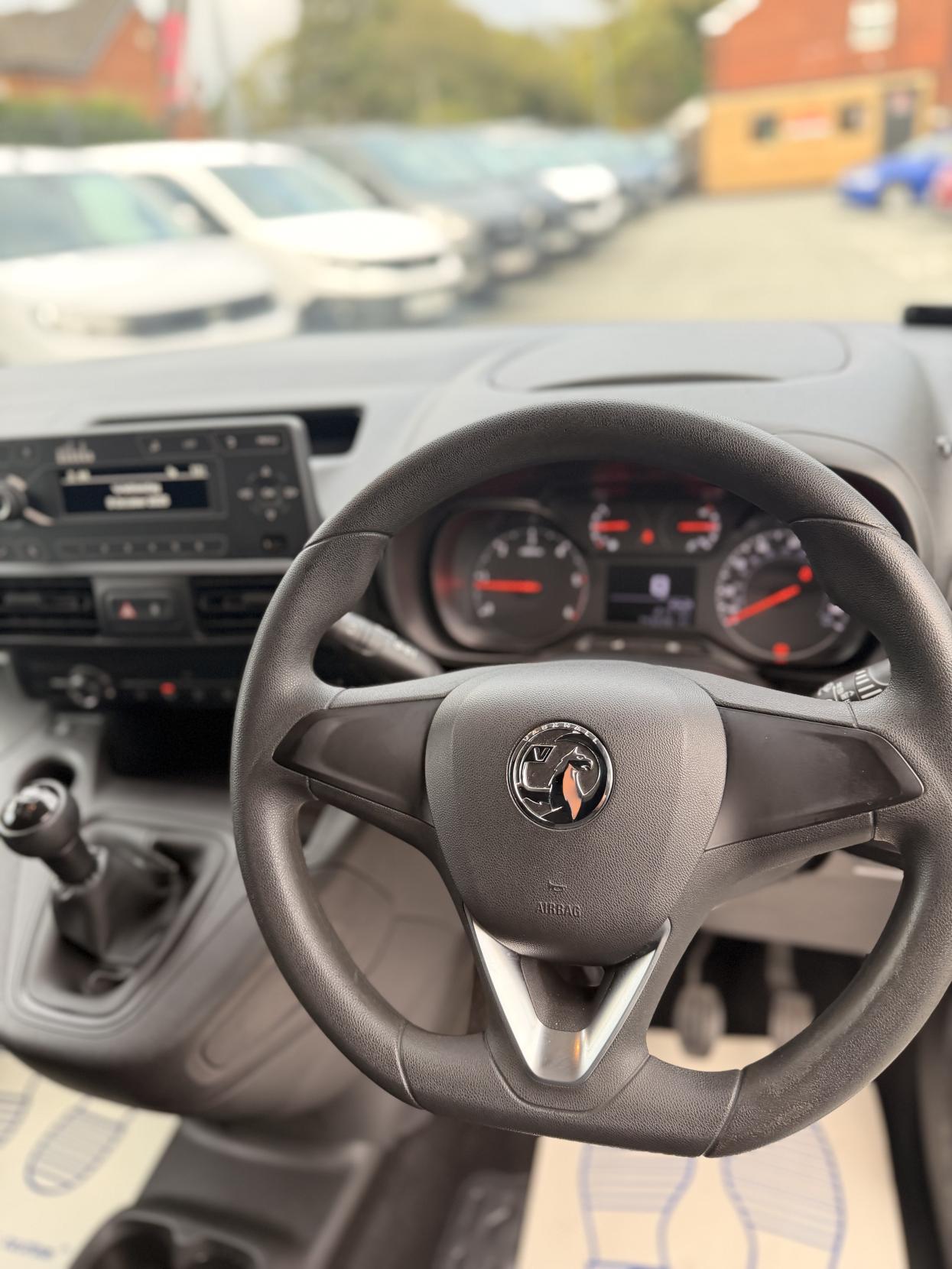 Vauxhall Combo 1.6 Turbo D 2300 Edition Panel Van 4dr Diesel Manual L1 H1 Euro 6 (s/s) (100 ps)