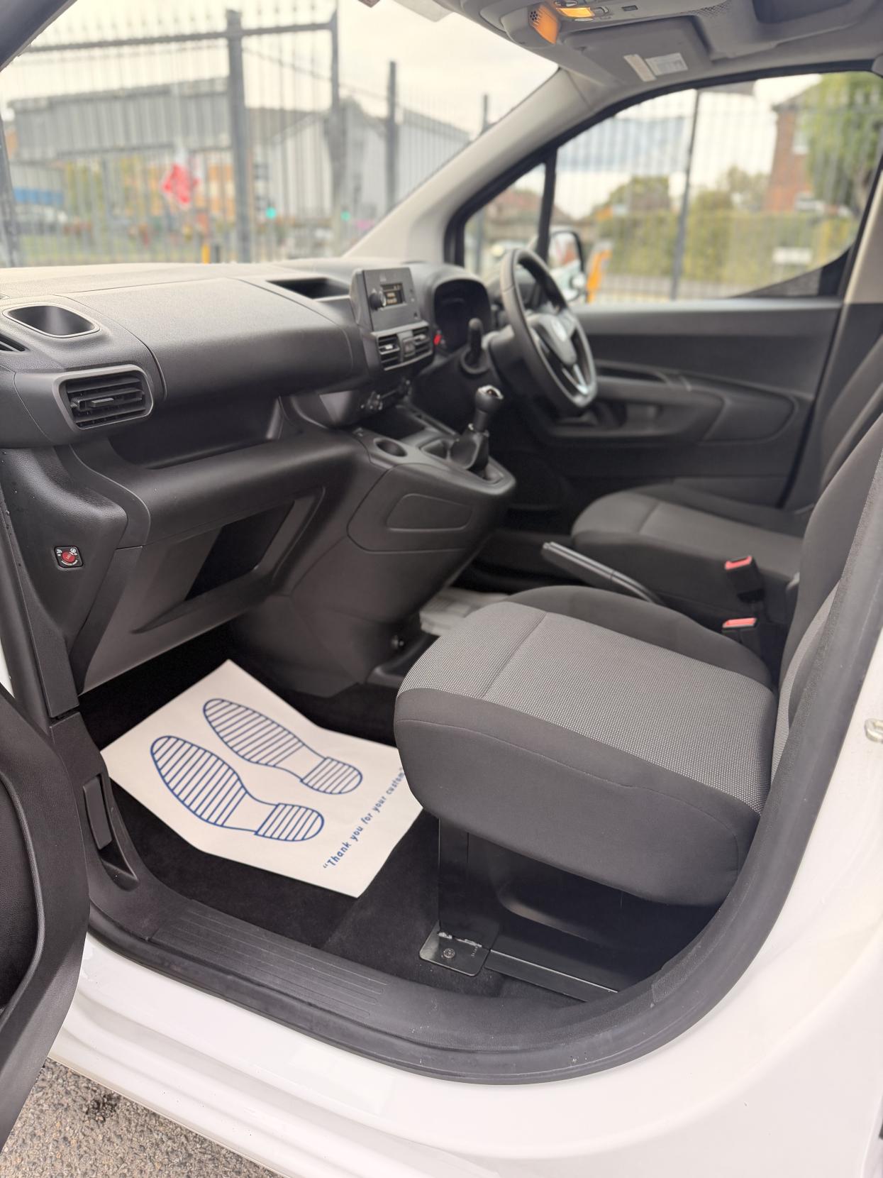 Vauxhall Combo 1.6 Turbo D 2300 Edition Panel Van 4dr Diesel Manual L1 H1 Euro 6 (s/s) (100 ps)