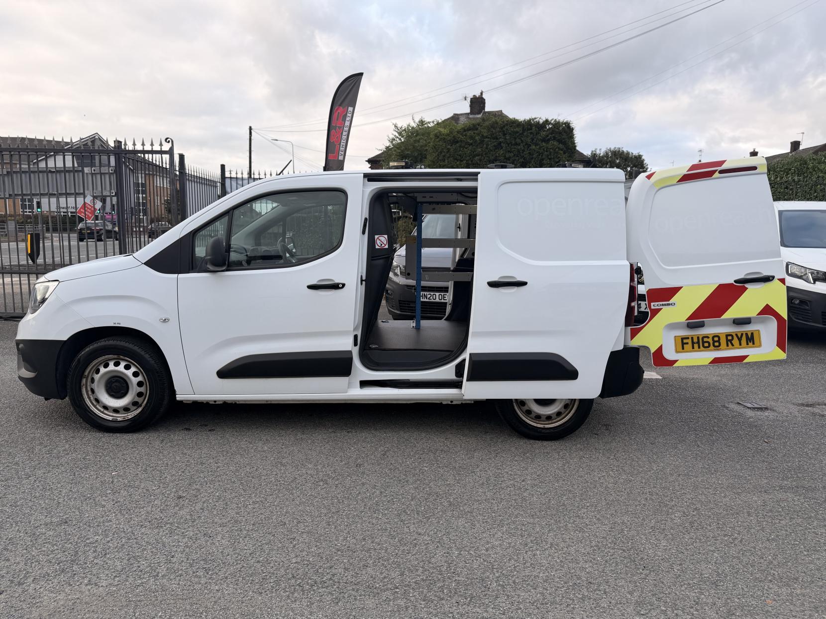 Vauxhall Combo 1.6 Turbo D 2300 Edition Panel Van 4dr Diesel Manual L1 H1 Euro 6 (s/s) (100 ps)
