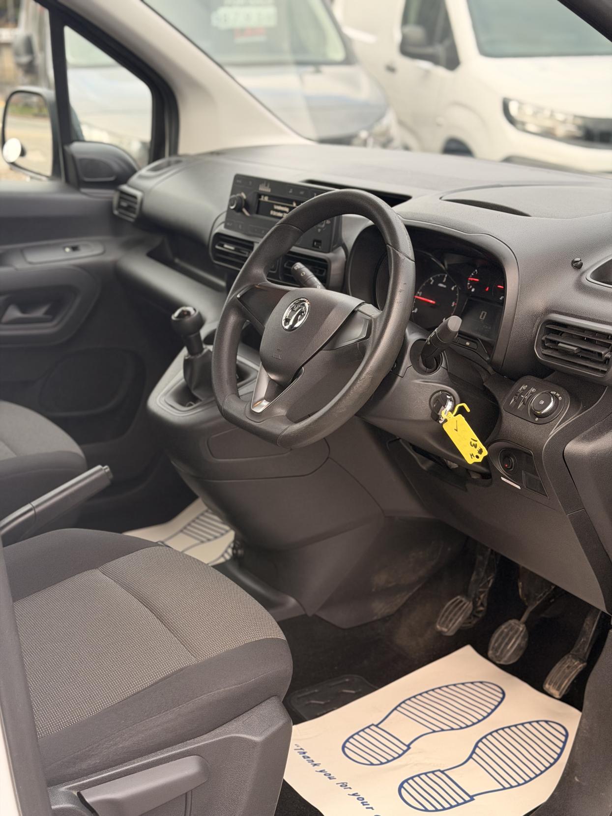 Vauxhall Combo 1.6 Turbo D 2300 Edition Panel Van 4dr Diesel Manual L1 H1 Euro 6 (s/s) (100 ps)