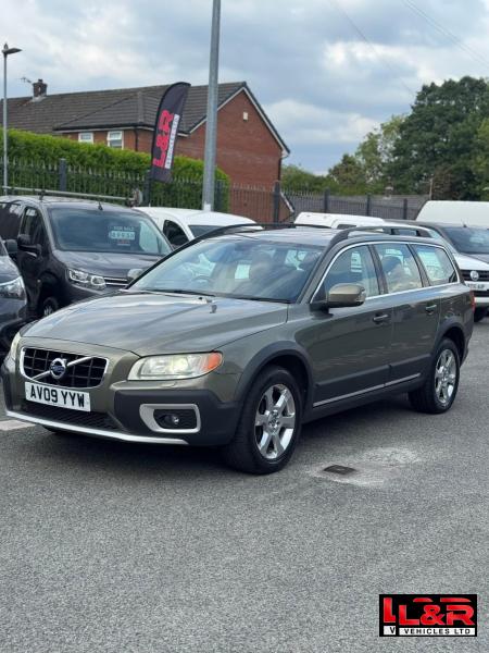 Volvo XC70 2.4 D5 SE Lux Premium Estate 5dr Diesel Geartronic AWD Euro 5 (205 ps)