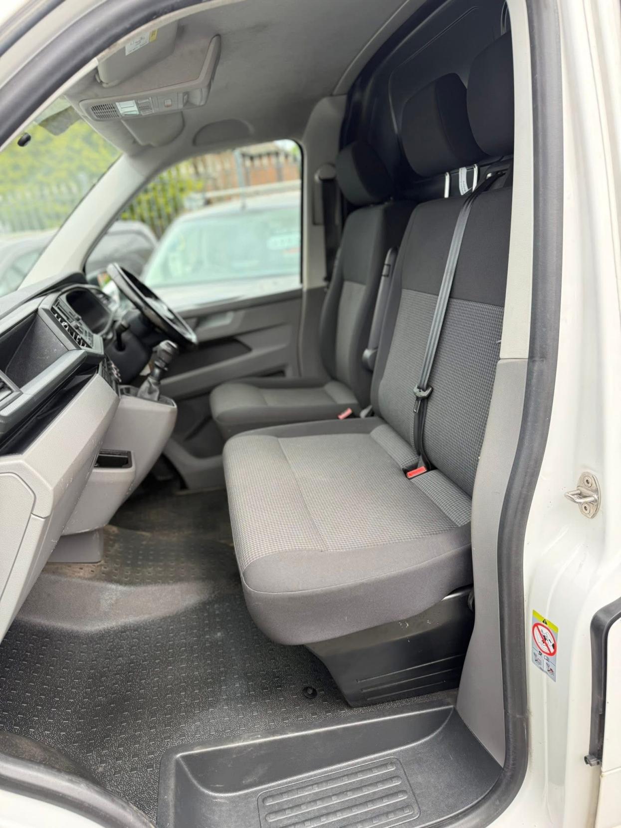 Volkswagen Transporter 2.0 TDI T28 Startline Panel Van 5dr Diesel Manual FWD LWB Euro 6 (s/s) (110 ps)