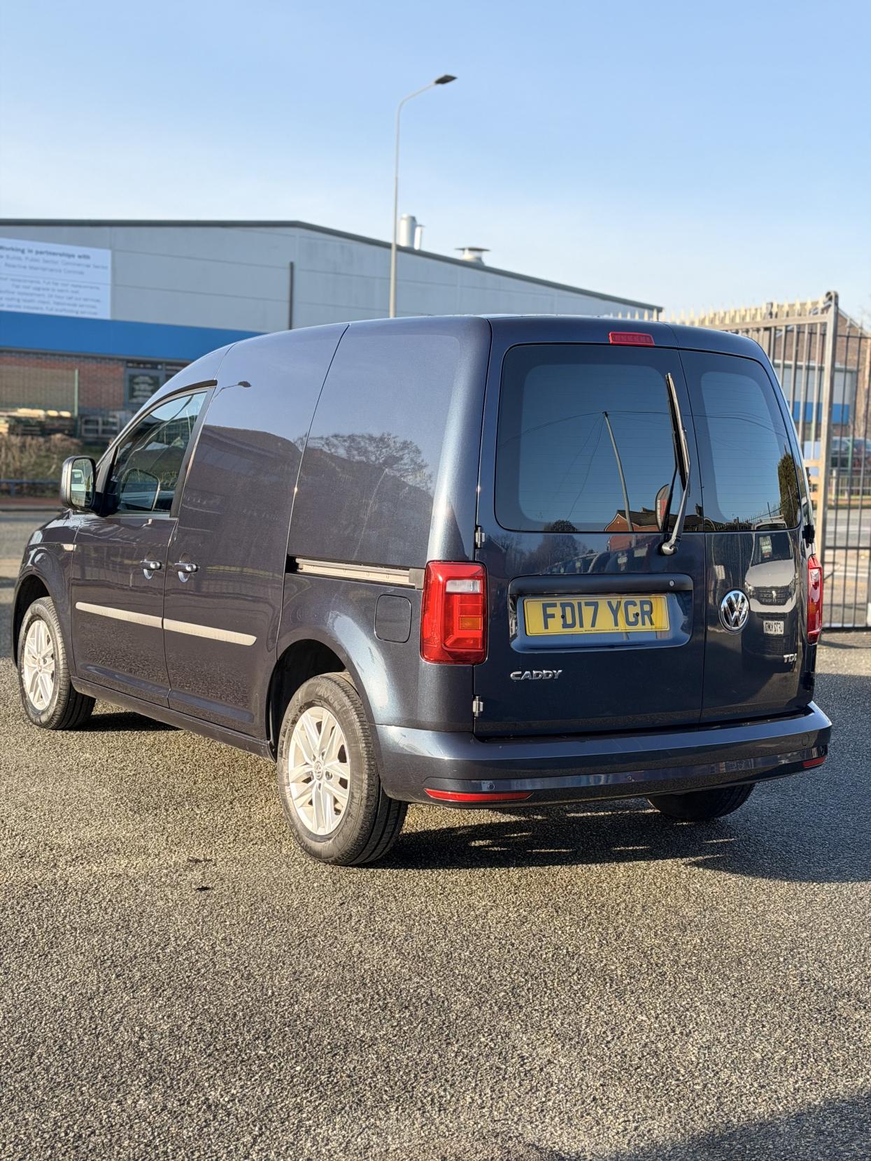 Volkswagen Caddy 2.0 TDI C20 BlueMotion Tech Highline Panel Van 5dr Diesel Manual SWB Euro 6 (s/s) (102 ps)