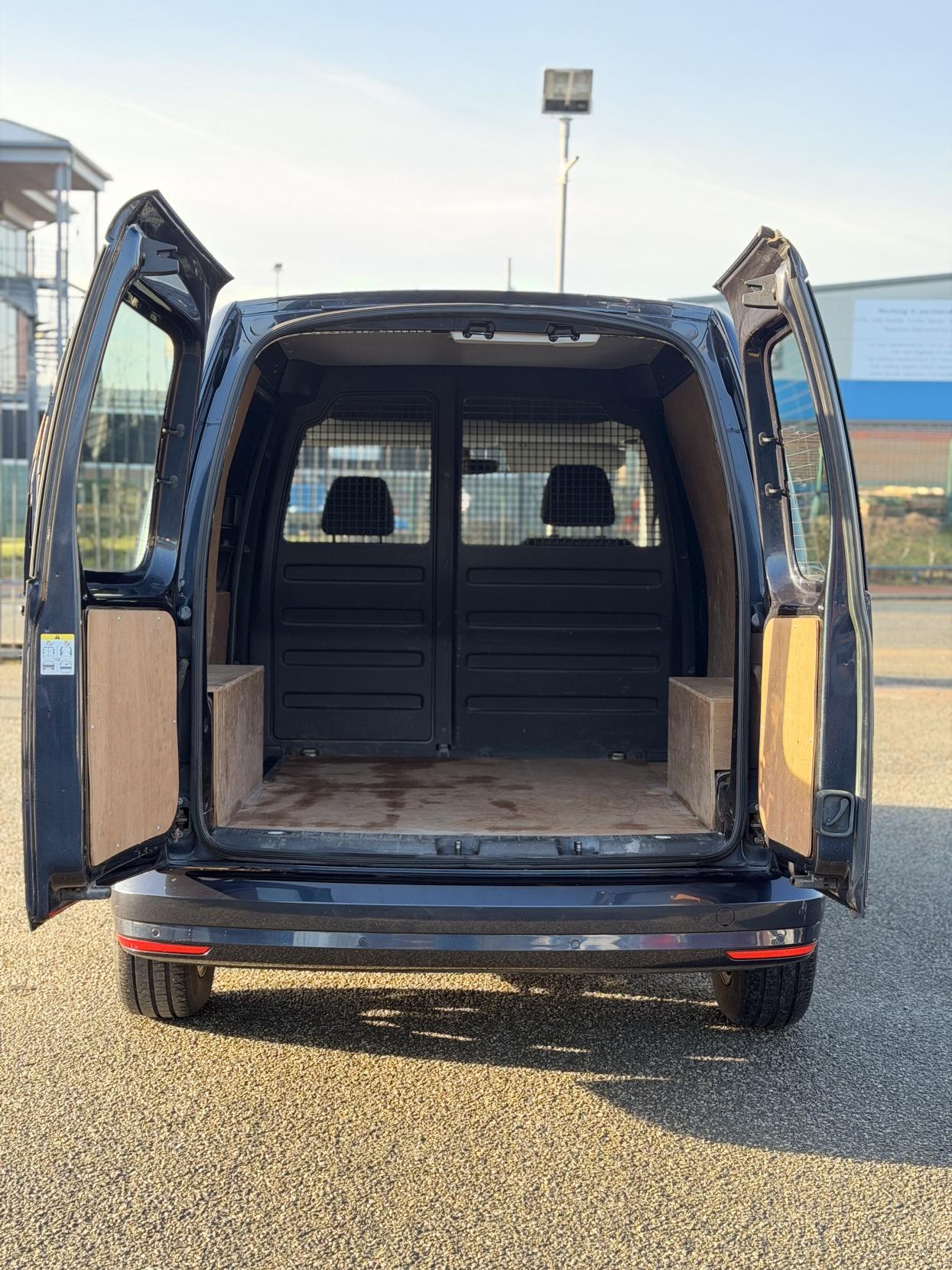 Volkswagen Caddy 2.0 TDI C20 BlueMotion Tech Highline Panel Van 5dr Diesel Manual SWB Euro 6 (s/s) (102 ps)