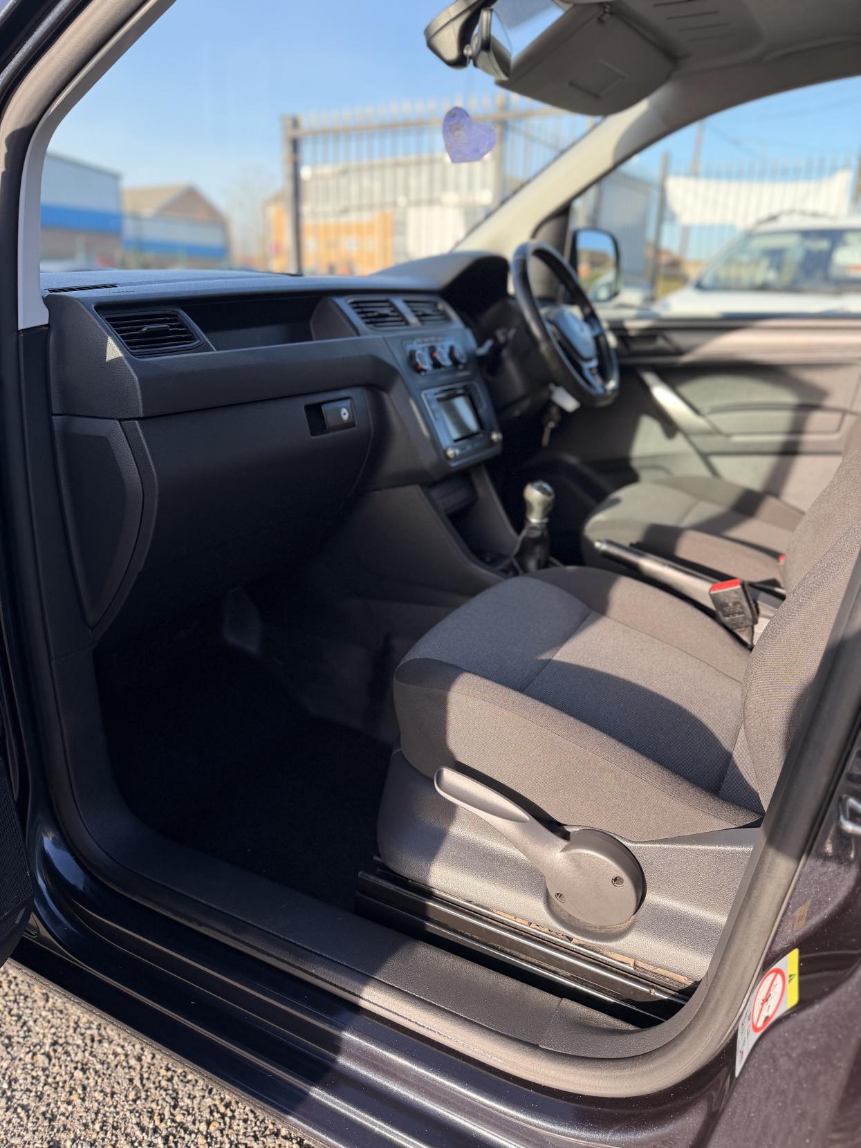 Volkswagen Caddy 2.0 TDI C20 BlueMotion Tech Highline Panel Van 5dr Diesel Manual SWB Euro 6 (s/s) (102 ps)