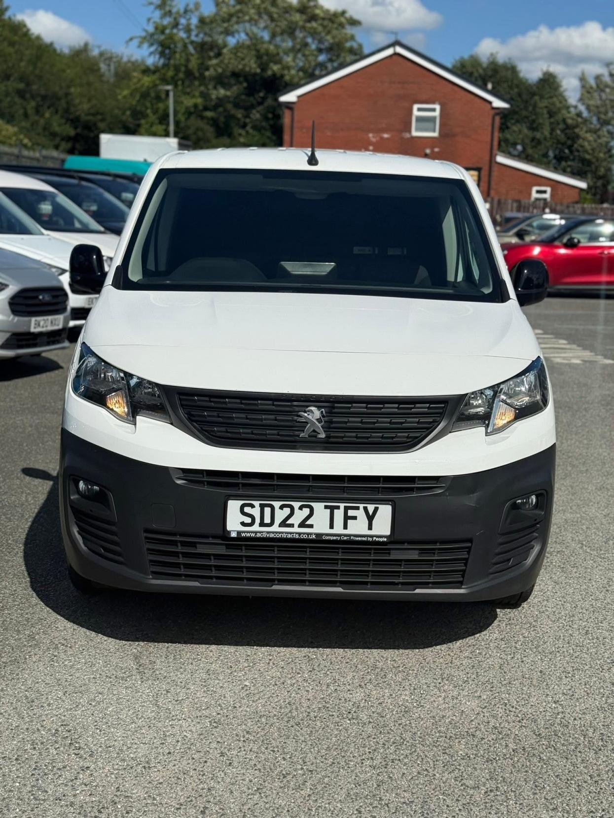 Peugeot Partner 1.5 BlueHDi 950 Professional Premium Long Panel Van 6dr Diesel Manual LWB Euro 6 (100 bhp)
