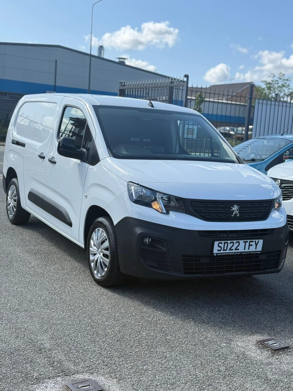 Peugeot Partner 1.5 BlueHDi 950 Professional Premium Long Panel Van 6dr Diesel Manual LWB Euro 6 (100 bhp)