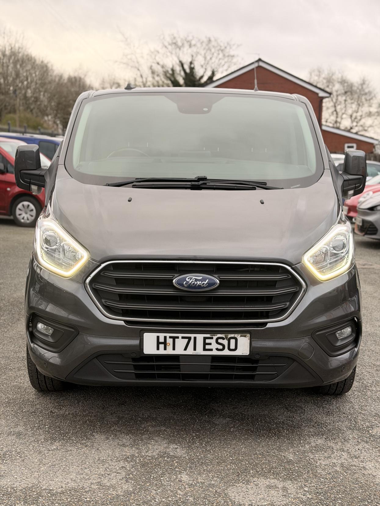 Ford Transit Custom 2.0 300 EcoBlue Limited Panel Van 5dr Diesel Auto L2 H1 Euro 6 (s/s) (130 ps)