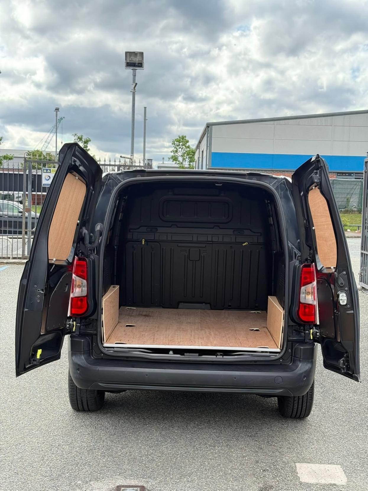 Citroen Berlingo 1.6 BlueHDi 1000 Enterprise M Panel Van 5dr Diesel Manual SWB Euro 6 (s/s) (100 ps)