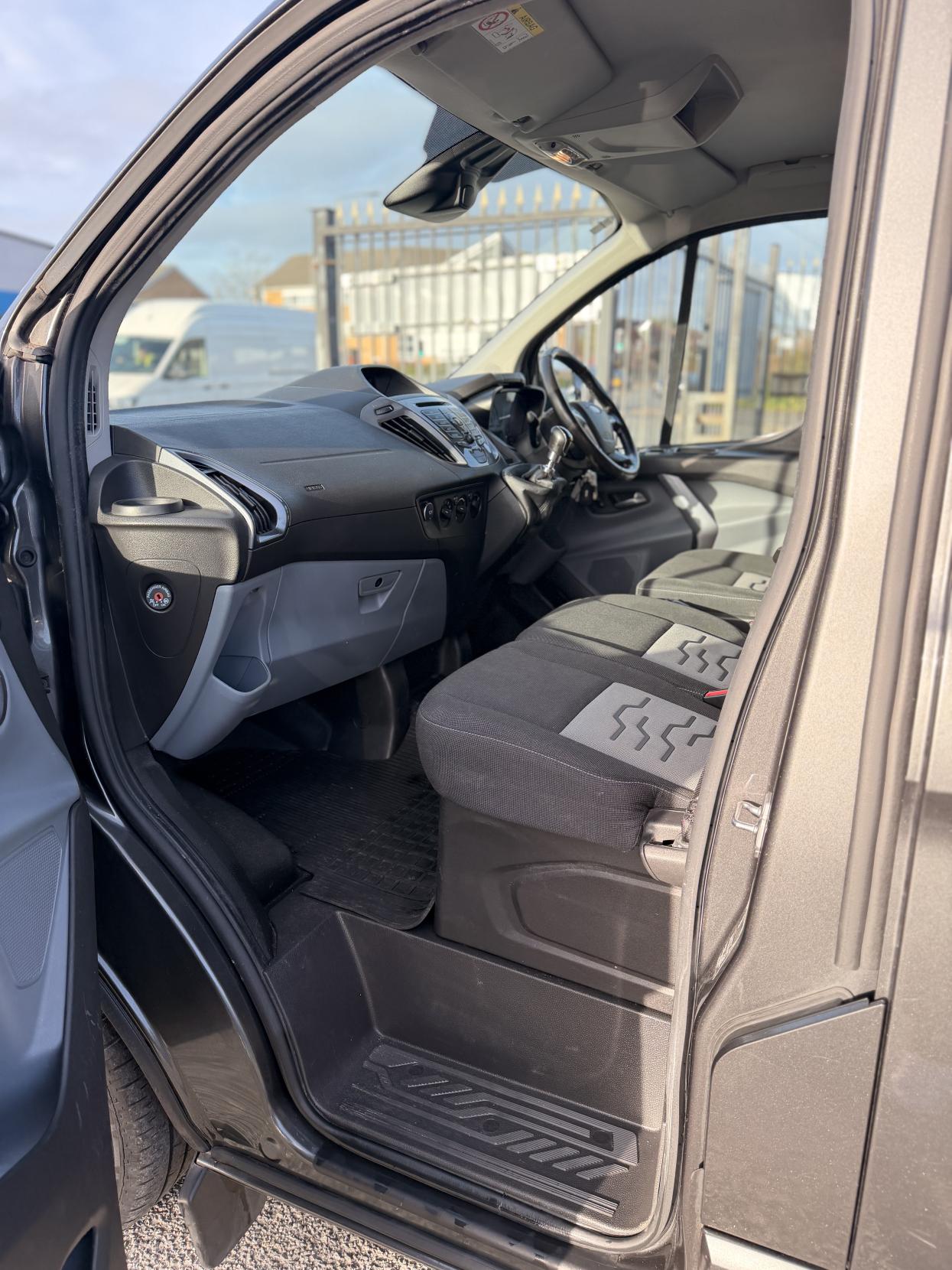 Ford Transit Custom 2.0 TDCi 270 Limited Panel Van 5dr Diesel Manual L1 H1 (157 g/km, 128 bhp)