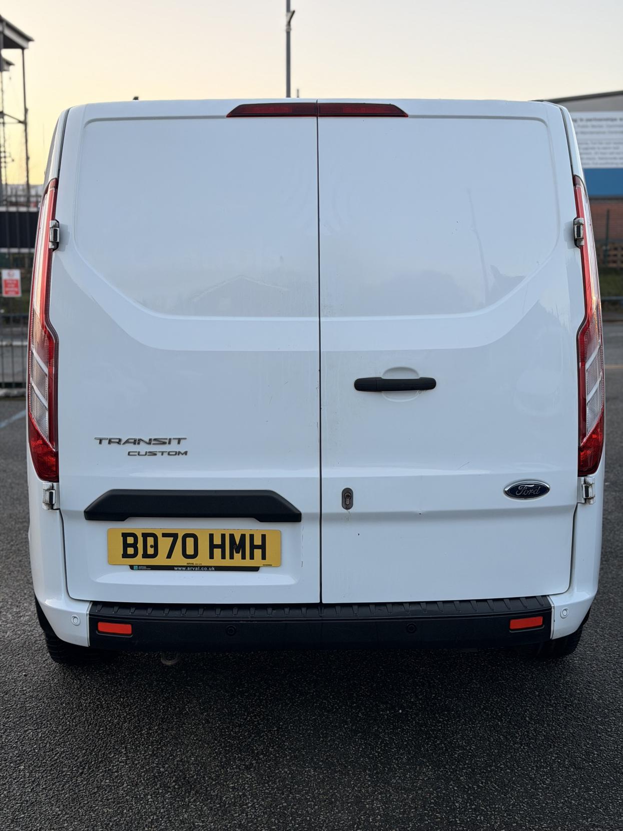 Ford Transit Custom 2.0 300 EcoBlue Trend Crew Van Double Cab 5dr Diesel Manual L2 H1 Euro 6 (6 Seat) (105 ps)