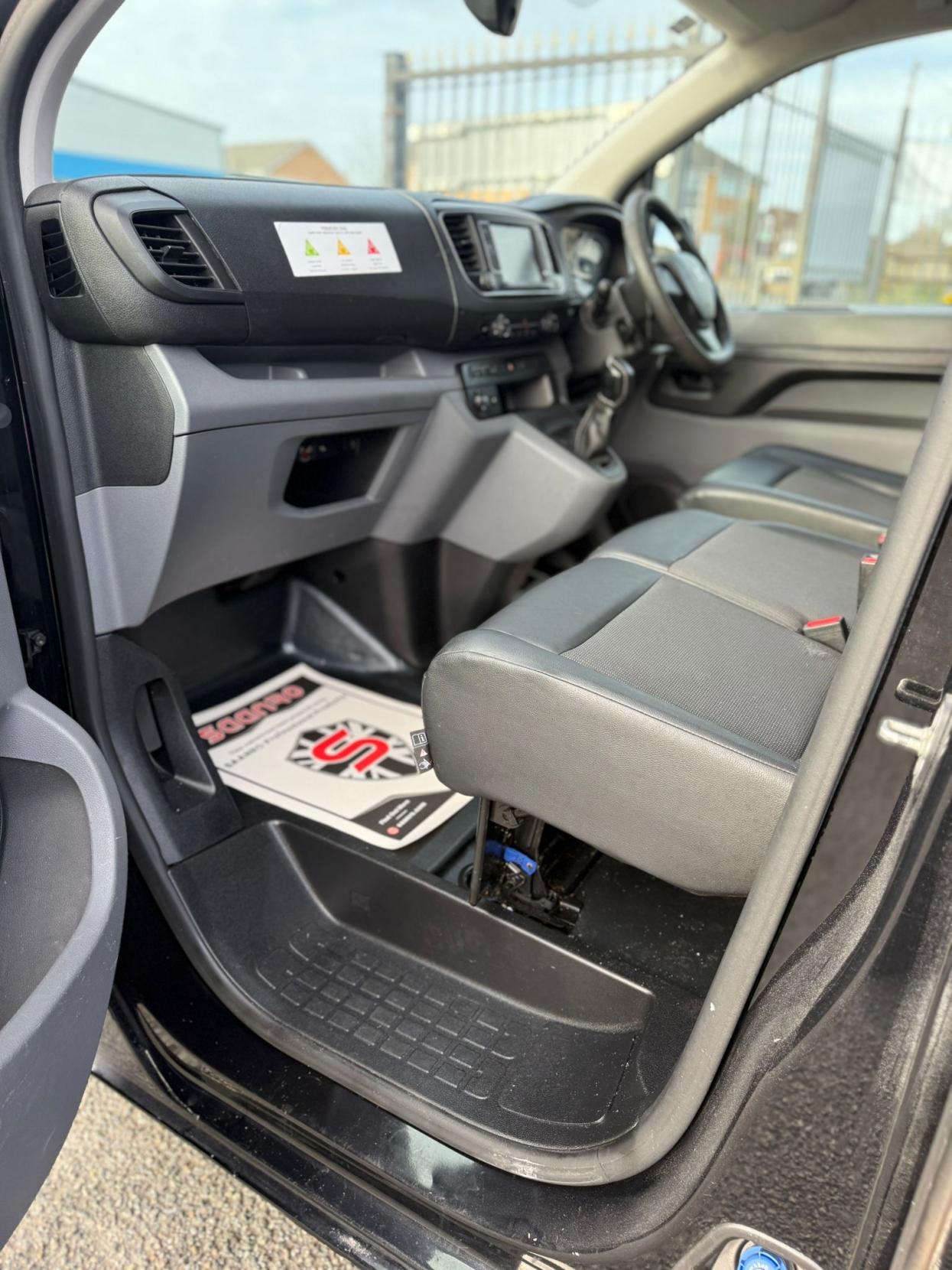 Peugeot Expert 1.6 BlueHDi 1200 Professional Long Panel Van 6dr Diesel Manual LWB Euro 6 (95 ps)