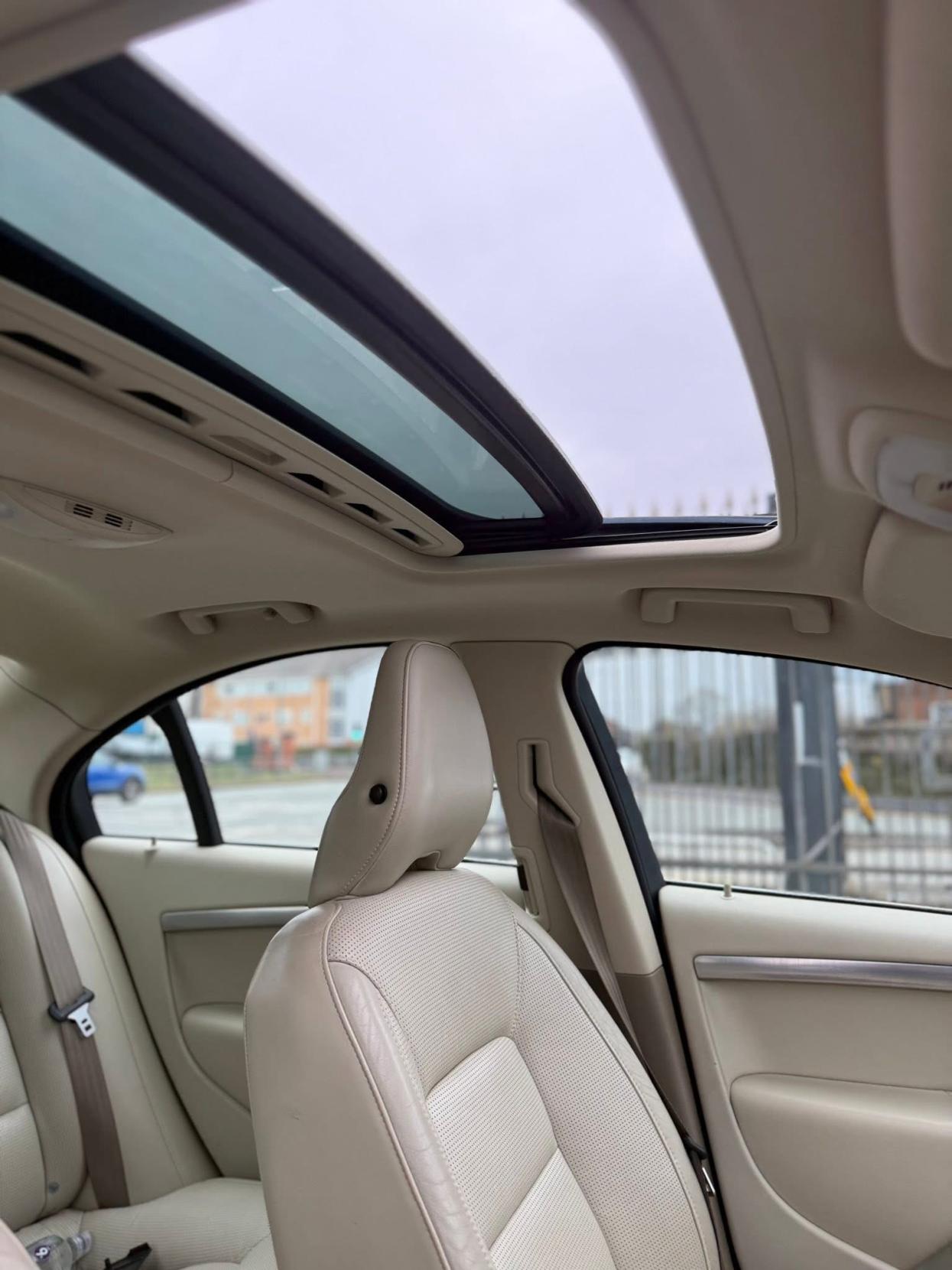 Volvo S80 2.5T SE Sport Saloon 4dr Petrol Manual (223 g/km, 197 bhp)