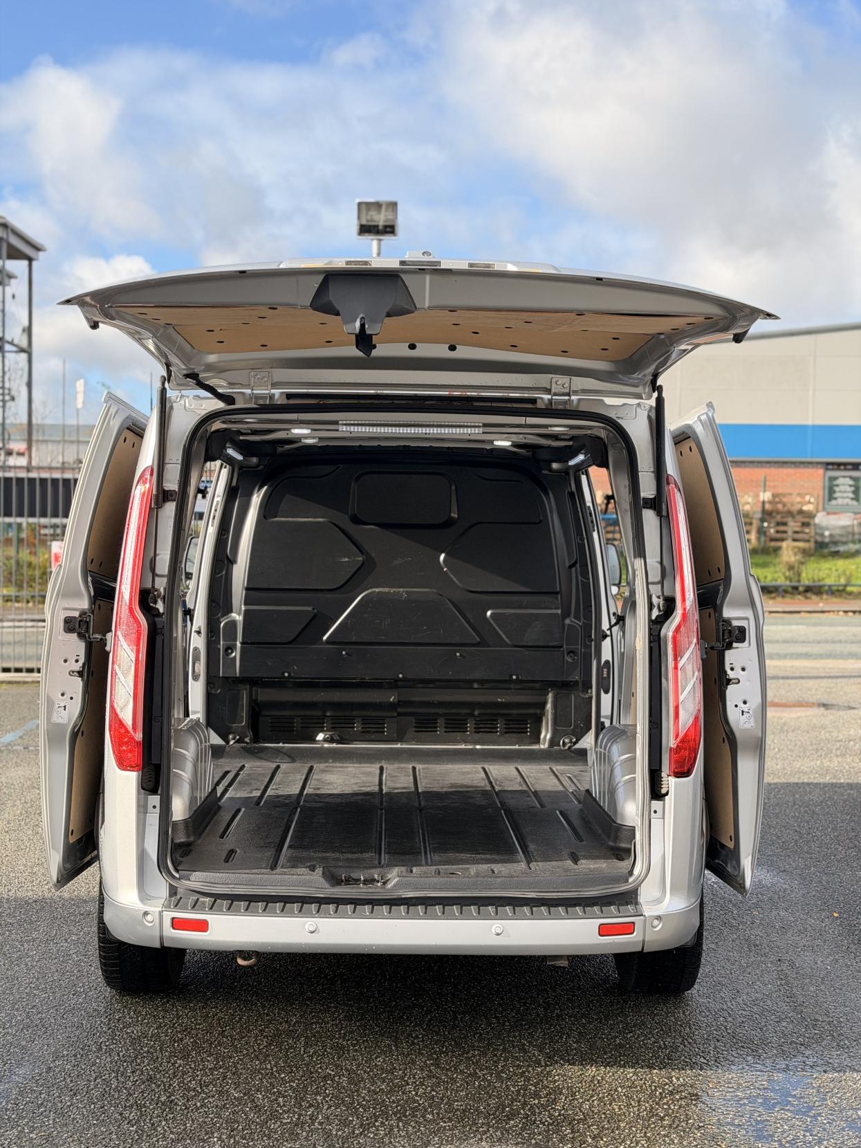 Ford Transit Custom 2.0 280 EcoBlue Limited Panel Van 5dr Diesel Auto L1 H1 Euro 6 (170 ps)