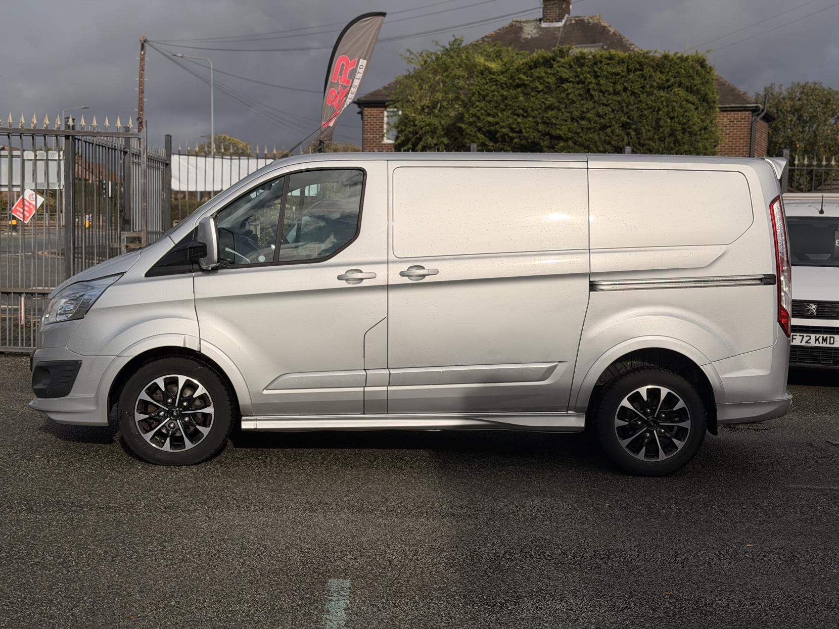 Ford Transit Custom 2.0 280 EcoBlue Limited Panel Van 5dr Diesel Auto L1 H1 Euro 6 (170 ps)