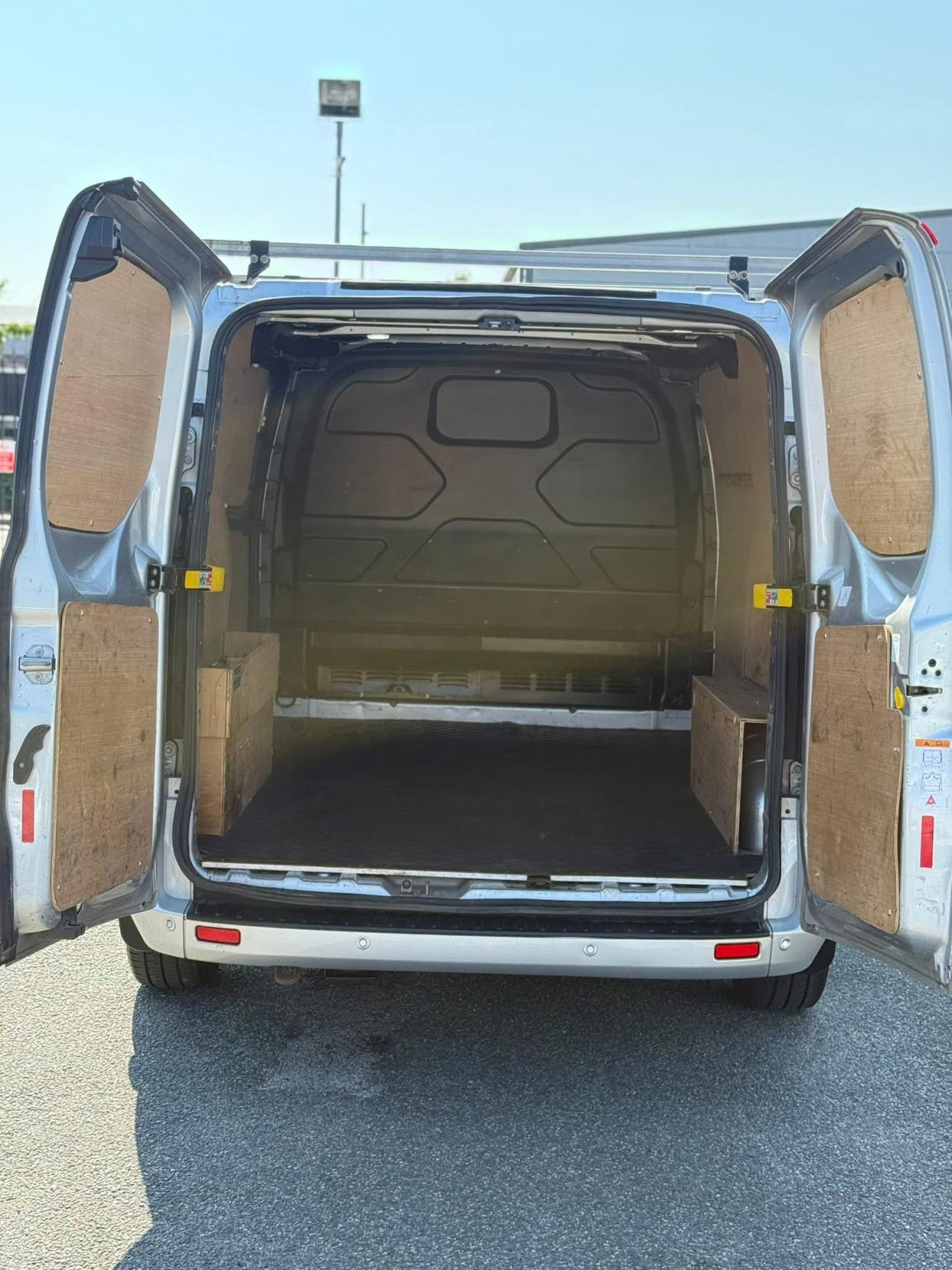 Ford Transit Custom 2.0 300 EcoBlue Limited Panel Van 5dr Diesel Manual L1 H1 Euro 6 (130 ps)