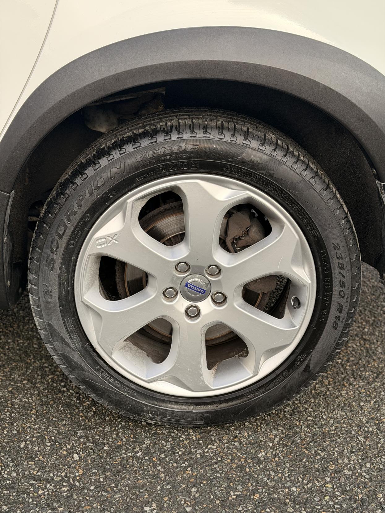 Volvo XC70 2.4 D5 SE Lux Estate 5dr Diesel Manual AWD Euro 5 (205 ps)