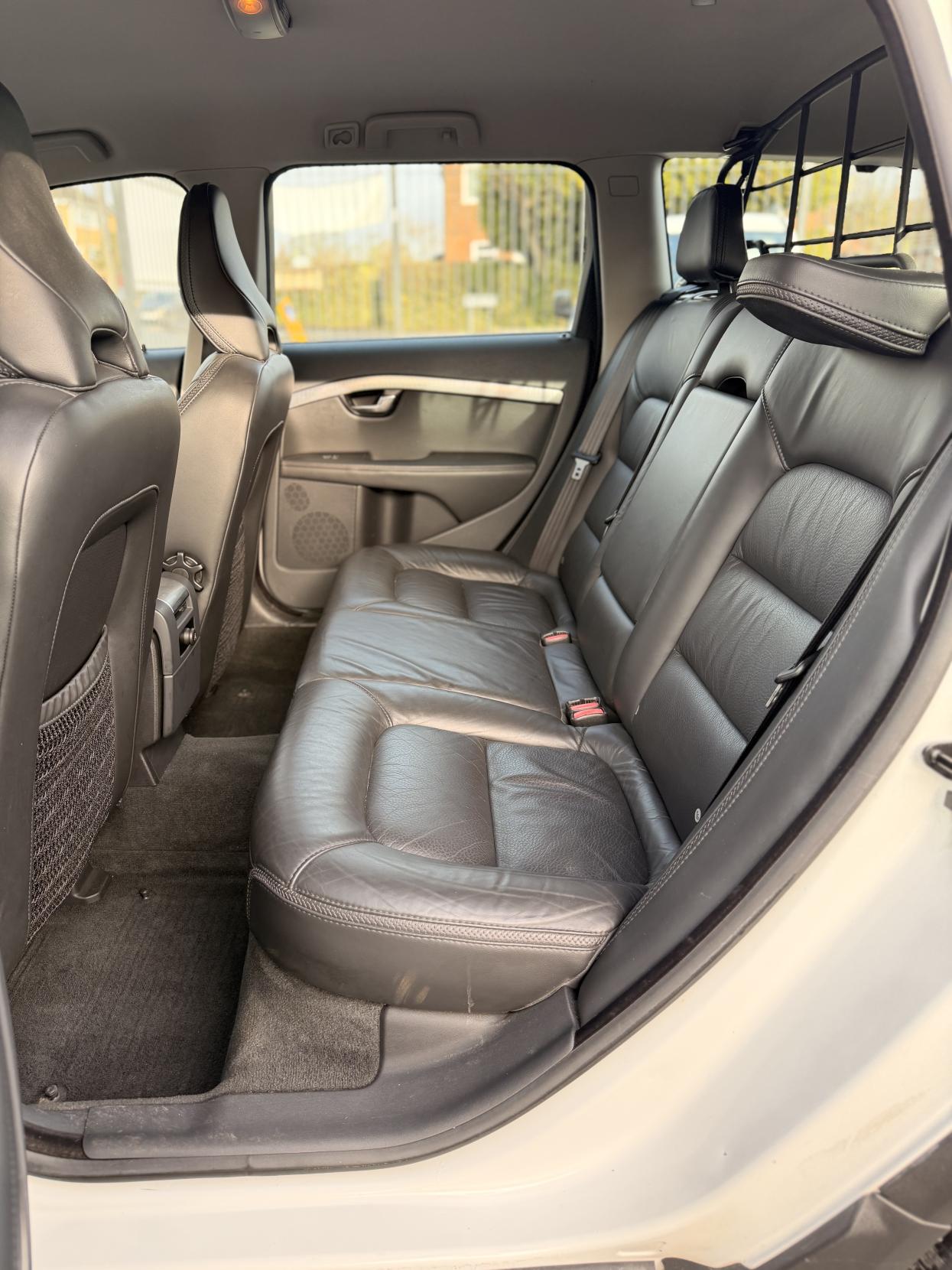 Volvo XC70 2.4 D5 SE Lux Estate 5dr Diesel Manual AWD Euro 5 (205 ps)