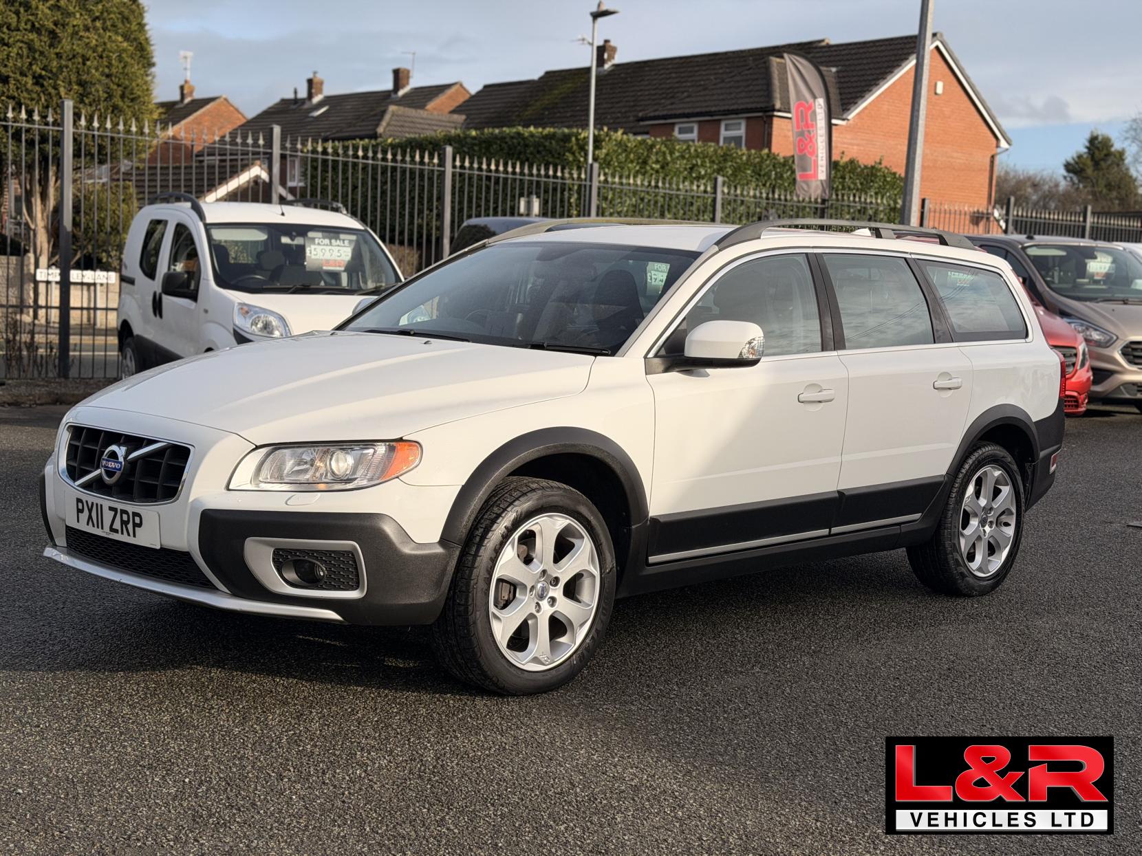 Volvo XC70 2.4 D5 SE Lux Estate 5dr Diesel Manual AWD Euro 5 (205 ps)