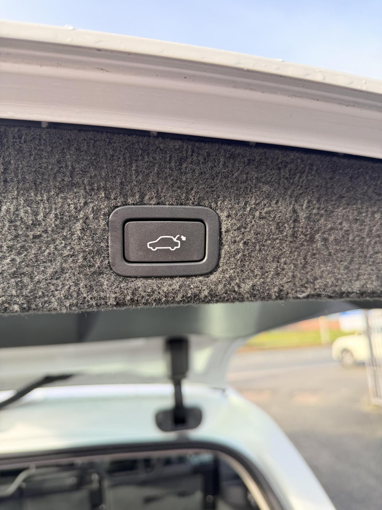 Volvo XC70 2.4 D5 SE Lux Estate 5dr Diesel Manual AWD Euro 5 (205 ps)