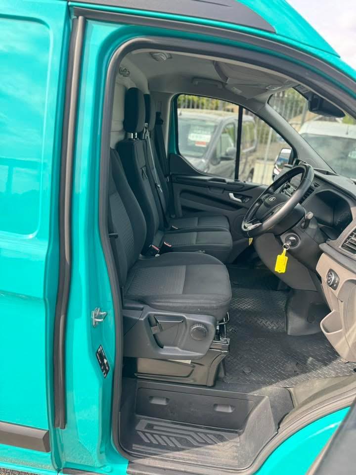 Ford Transit Custom 2.0 340 EcoBlue Trend Panel Van 5dr Diesel Auto L1 H2 Euro 6 (s/s) (130 ps)