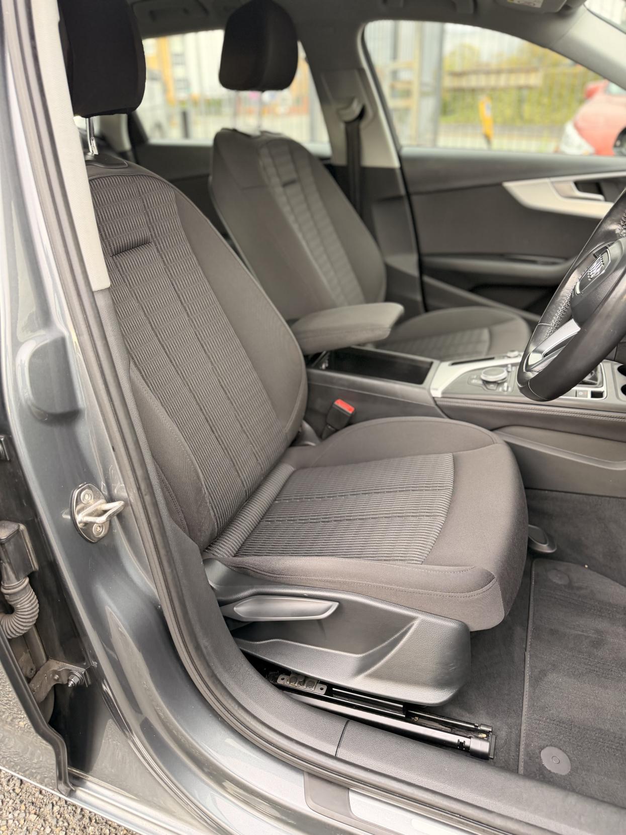 Audi A4 Avant 2.0 TDI ultra SE Estate 5dr Diesel Manual Euro 6 (s/s) (150 ps)