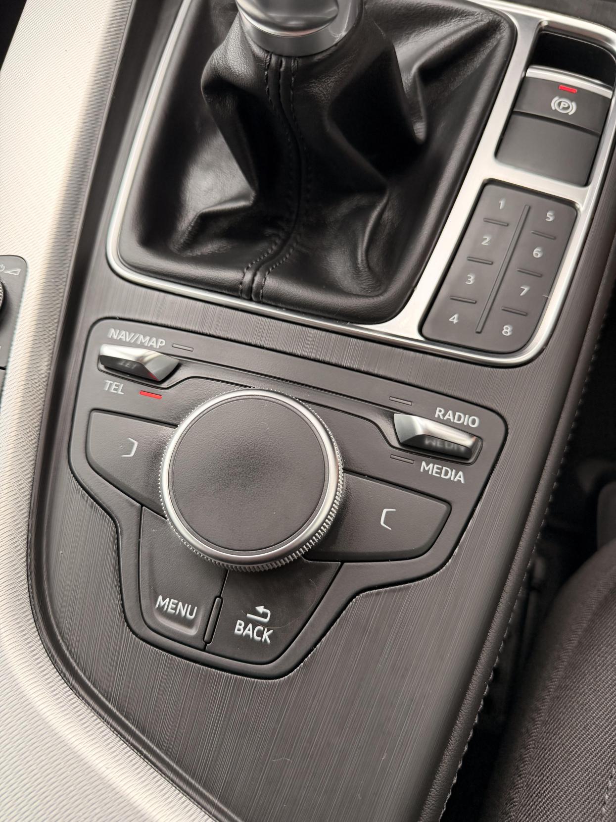 Audi A4 Avant 2.0 TDI ultra SE Estate 5dr Diesel Manual Euro 6 (s/s) (150 ps)