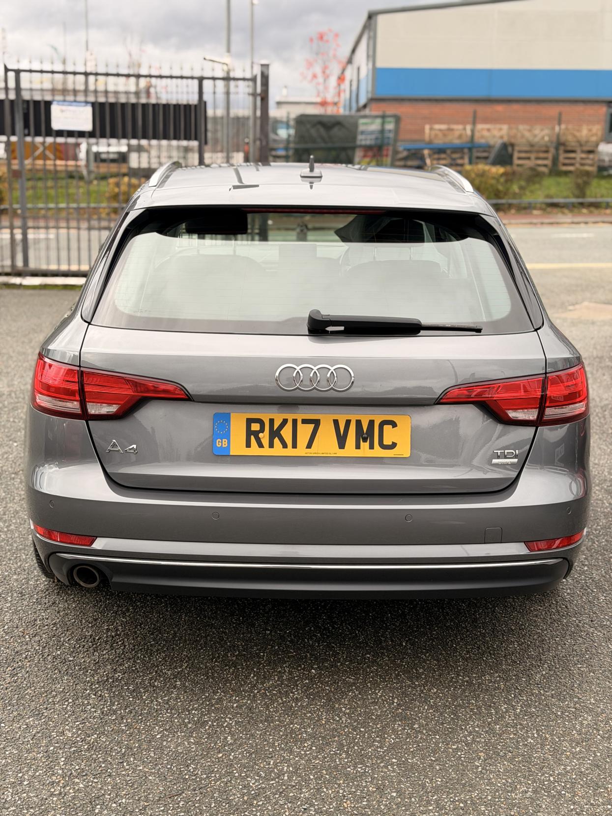 Audi A4 Avant 2.0 TDI ultra SE Estate 5dr Diesel Manual Euro 6 (s/s) (150 ps)