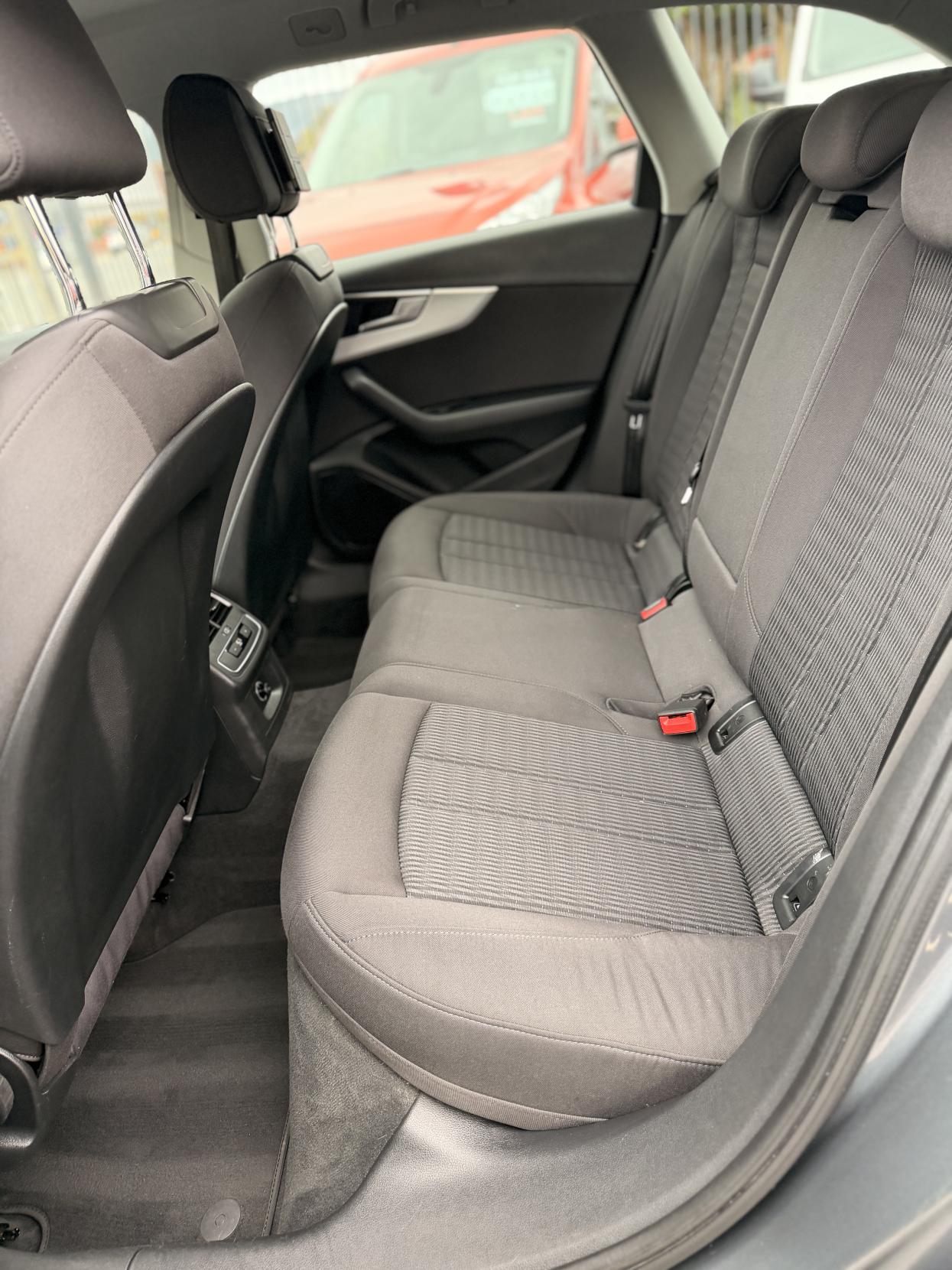 Audi A4 Avant 2.0 TDI ultra SE Estate 5dr Diesel Manual Euro 6 (s/s) (150 ps)