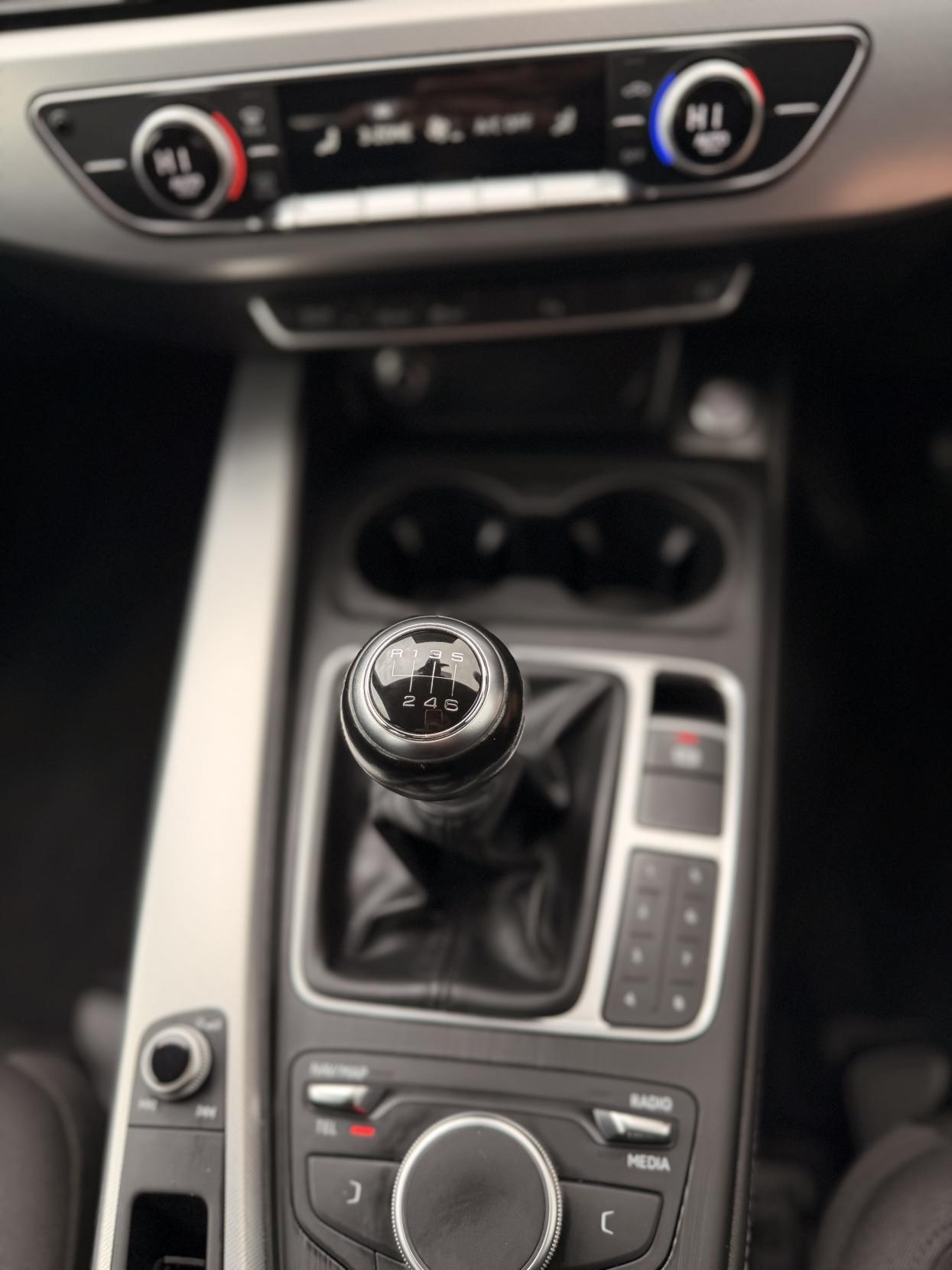 Audi A4 Avant 2.0 TDI ultra SE Estate 5dr Diesel Manual Euro 6 (s/s) (150 ps)