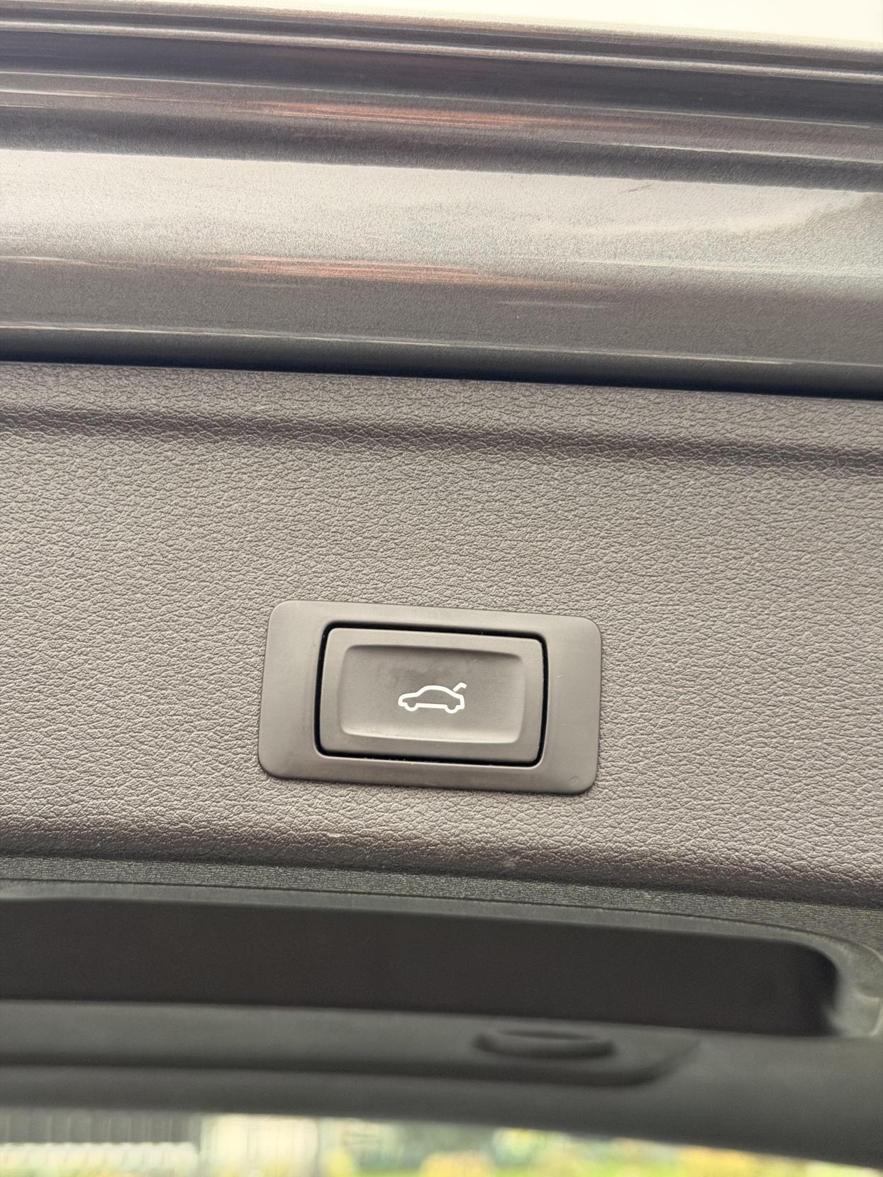 Audi A4 Avant 2.0 TDI ultra SE Estate 5dr Diesel Manual Euro 6 (s/s) (150 ps)