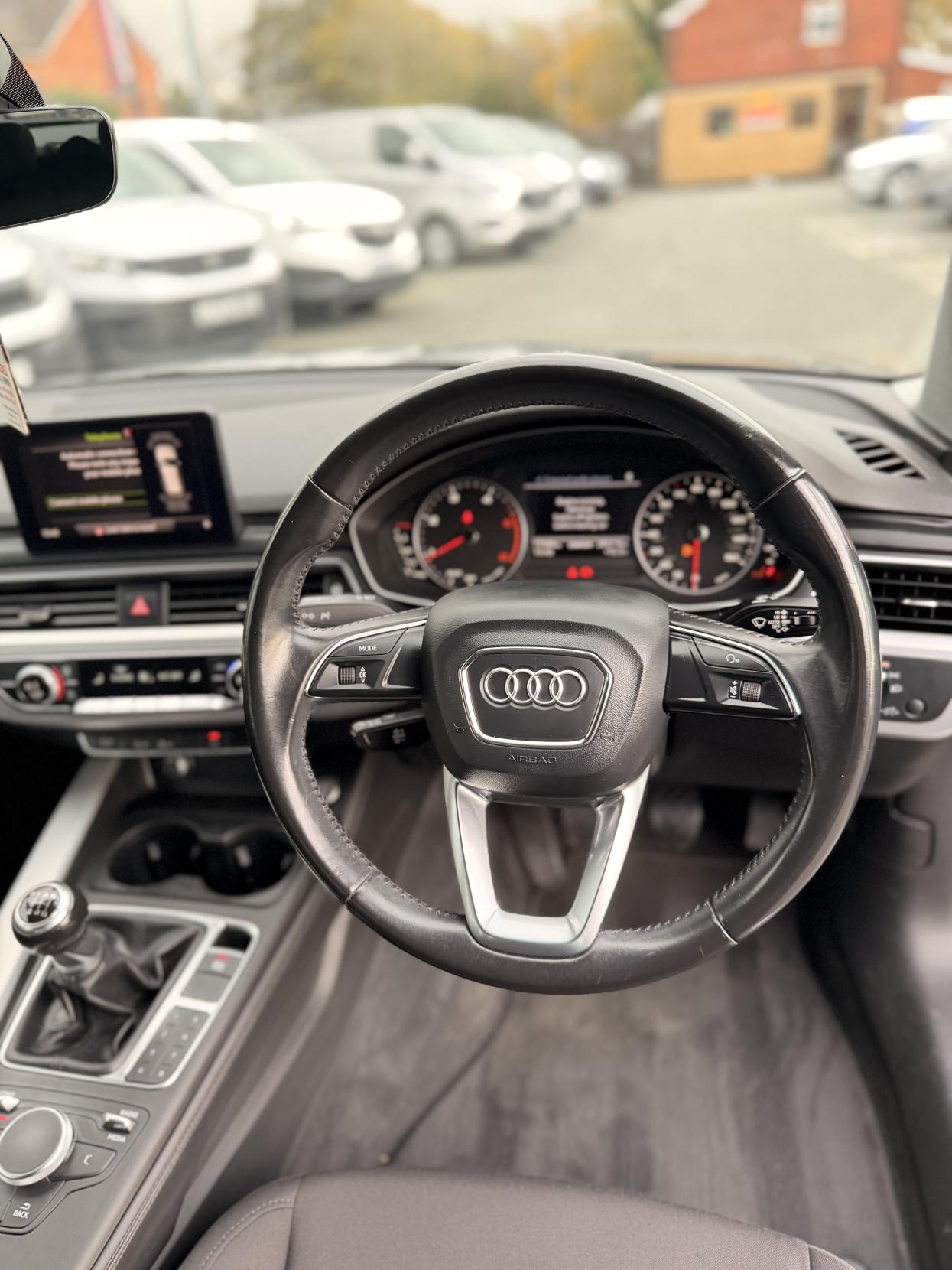 Audi A4 Avant 2.0 TDI ultra SE Estate 5dr Diesel Manual Euro 6 (s/s) (150 ps)