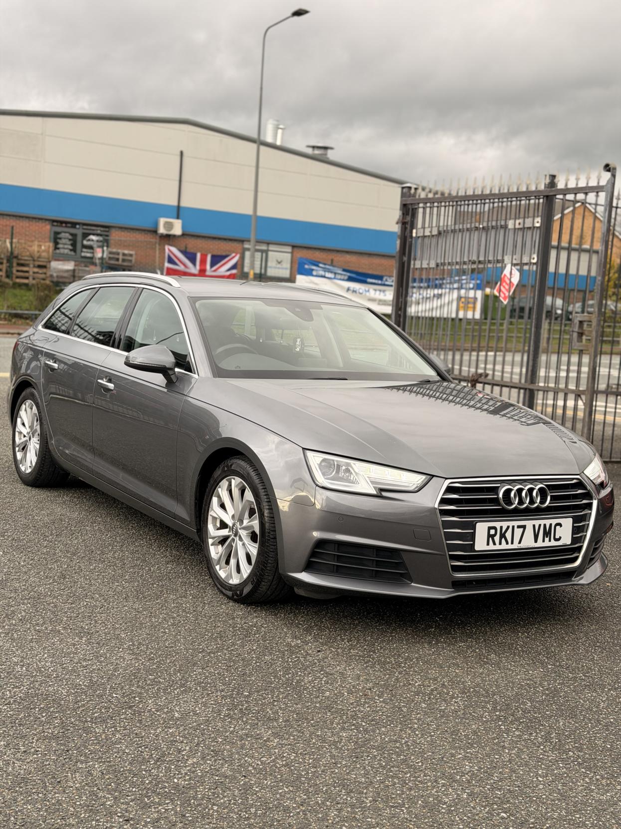 Audi A4 Avant 2.0 TDI ultra SE Estate 5dr Diesel Manual Euro 6 (s/s) (150 ps)
