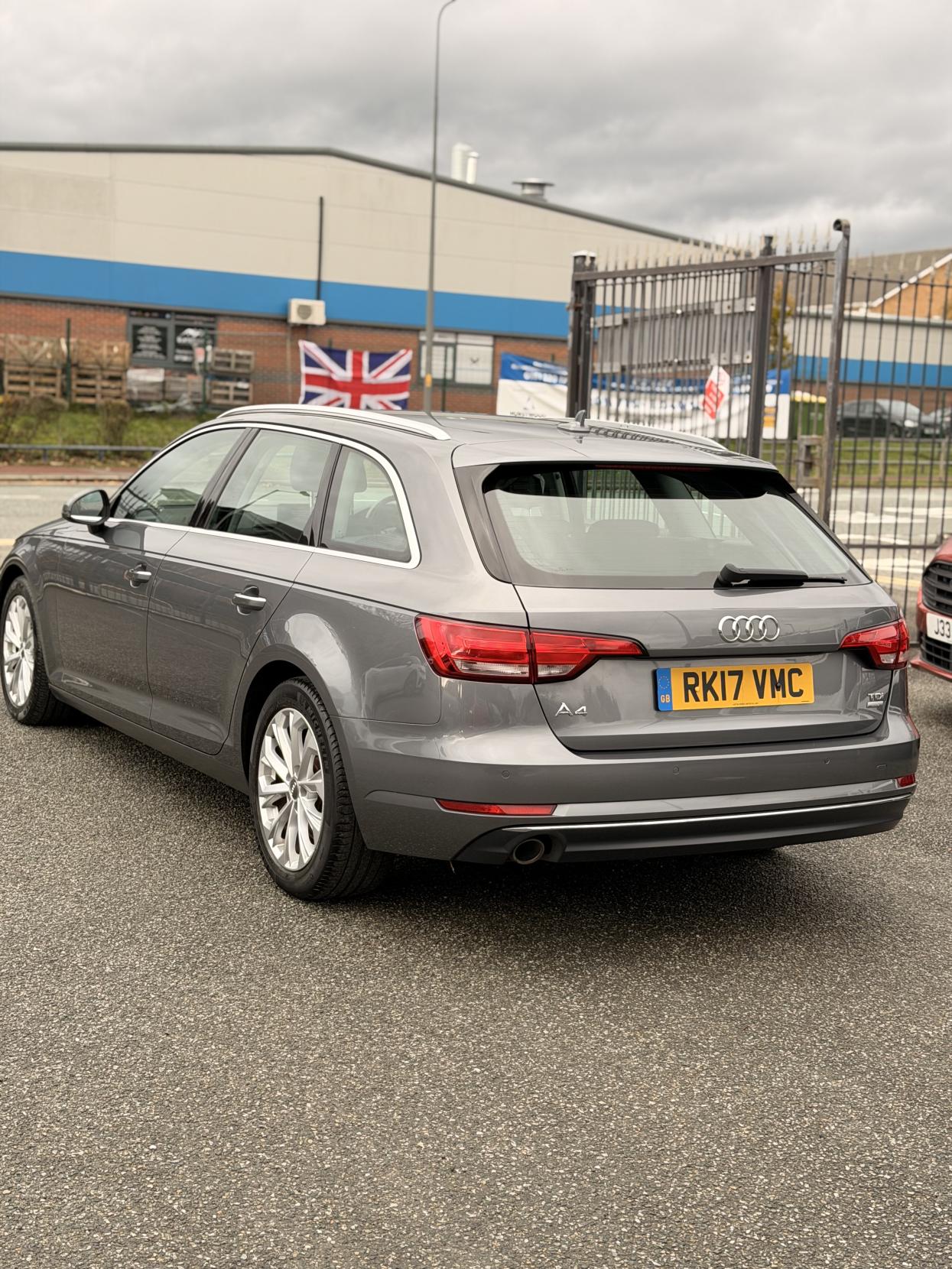 Audi A4 Avant 2.0 TDI ultra SE Estate 5dr Diesel Manual Euro 6 (s/s) (150 ps)