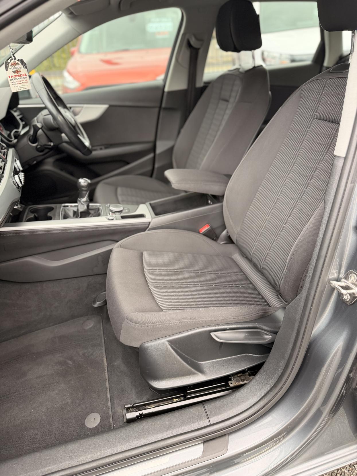 Audi A4 Avant 2.0 TDI ultra SE Estate 5dr Diesel Manual Euro 6 (s/s) (150 ps)