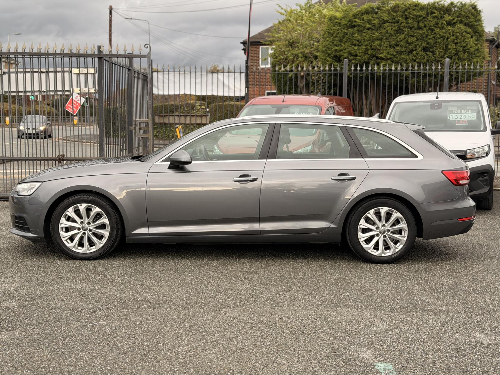 Audi A4 Avant 2.0 TDI ultra SE Estate 5dr Diesel Manual Euro 6 (s/s) (150 ps)