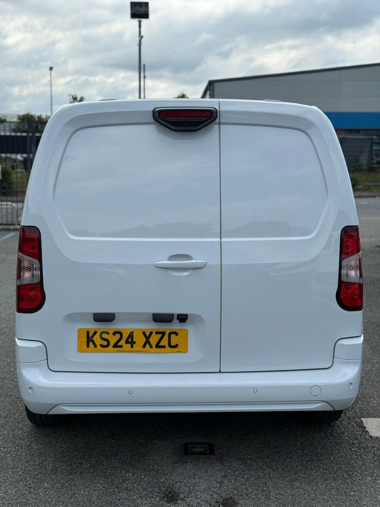 Peugeot Partner 1.5 BlueHDi 950 Asphalt Long Panel Van 6dr Diesel Manual LWB Euro 6 (s/s) (100 ps)