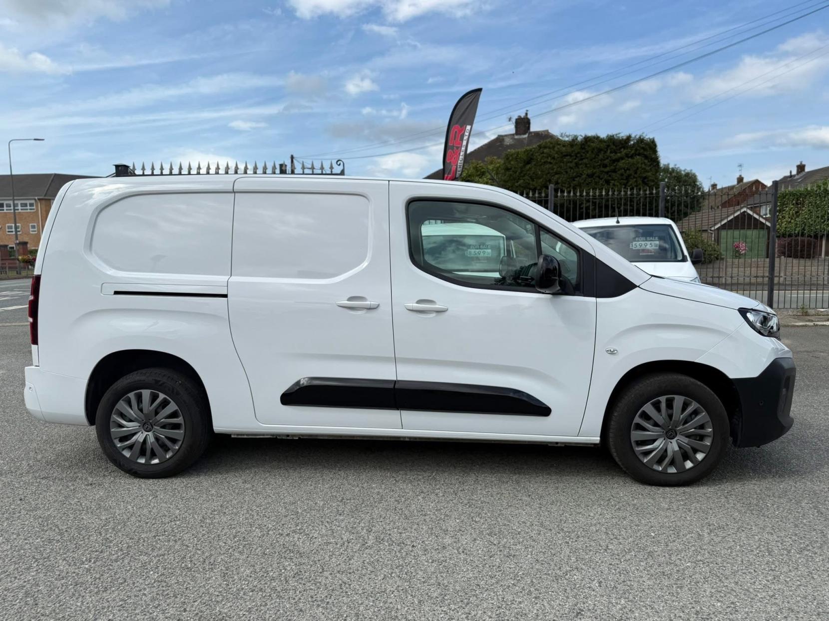 Peugeot Partner 1.5 BlueHDi 950 Asphalt Long Panel Van 6dr Diesel Manual LWB Euro 6 (s/s) (100 ps)