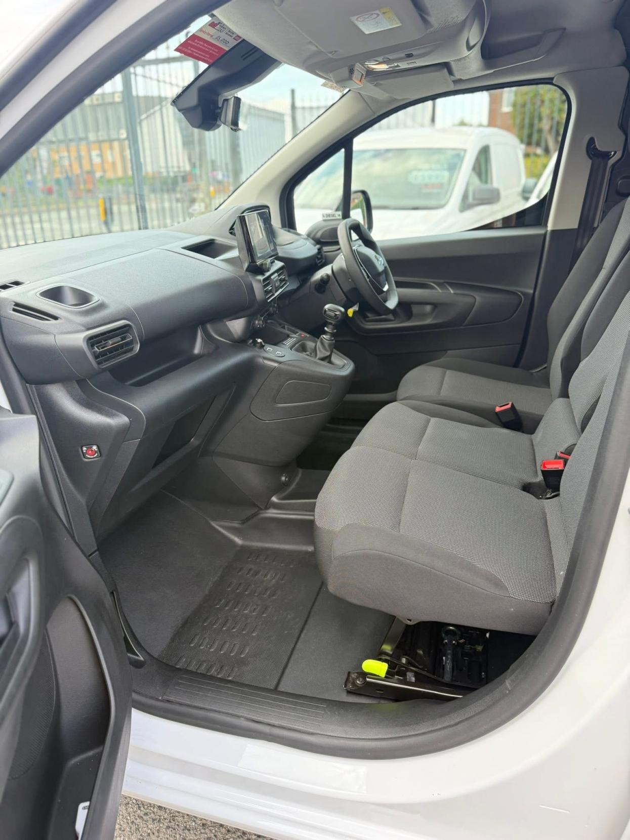Peugeot Partner 1.5 BlueHDi 950 Asphalt Long Panel Van 6dr Diesel Manual LWB Euro 6 (s/s) (100 ps)
