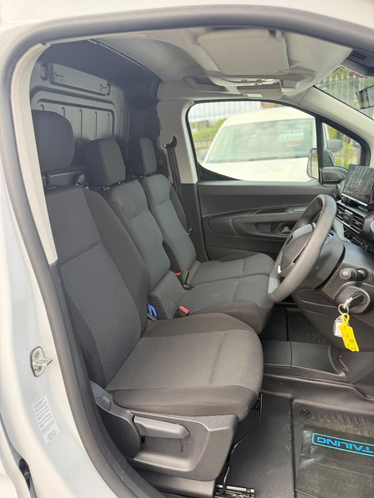 Peugeot Partner 1.5 BlueHDi 950 Asphalt Long Panel Van 6dr Diesel Manual LWB Euro 6 (s/s) (100 ps)