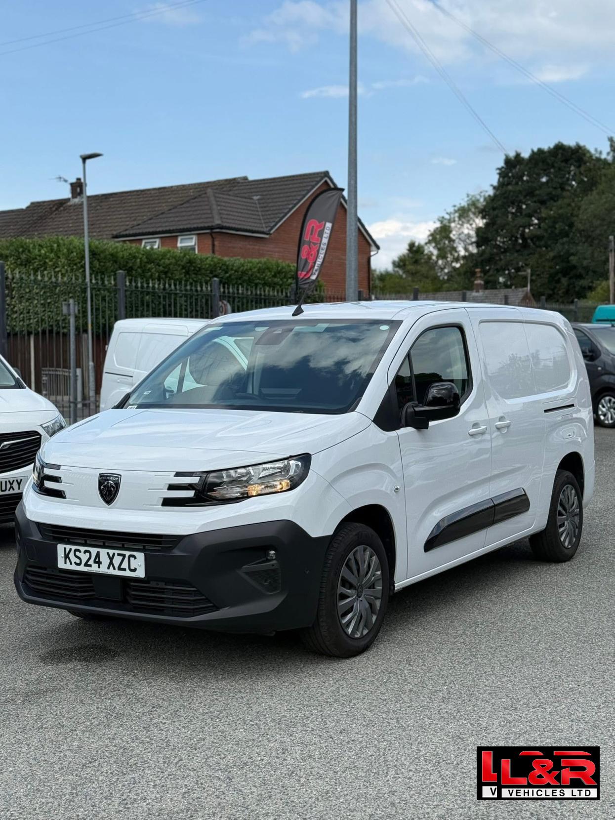 Peugeot Partner 1.5 BlueHDi 950 Asphalt Long Panel Van 6dr Diesel Manual LWB Euro 6 (s/s) (100 ps)