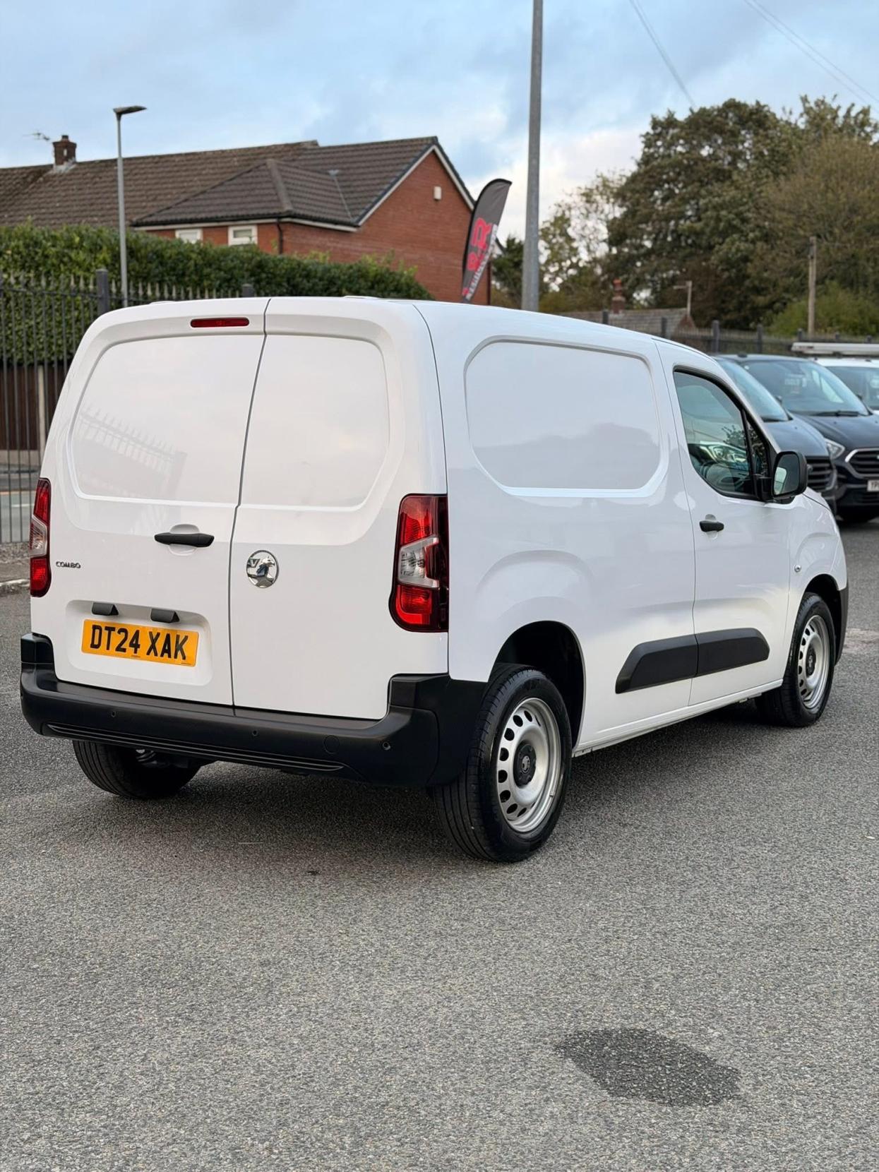 Vauxhall Combo 1.5 Turbo D 2300 Prime Panel Van 5dr Diesel Manual SWB Euro 6 (s/s) (100 ps)