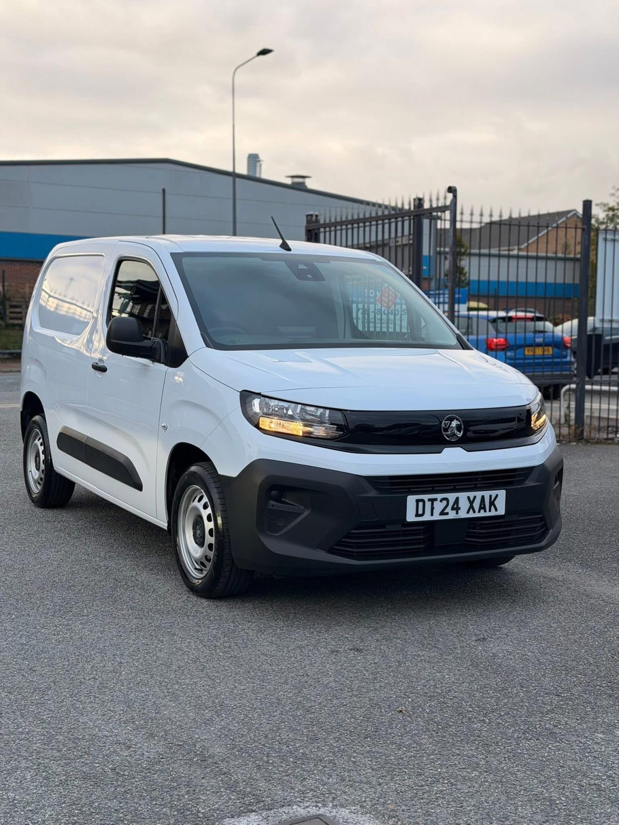 Vauxhall Combo 1.5 Turbo D 2300 Prime Panel Van 5dr Diesel Manual SWB Euro 6 (s/s) (100 ps)