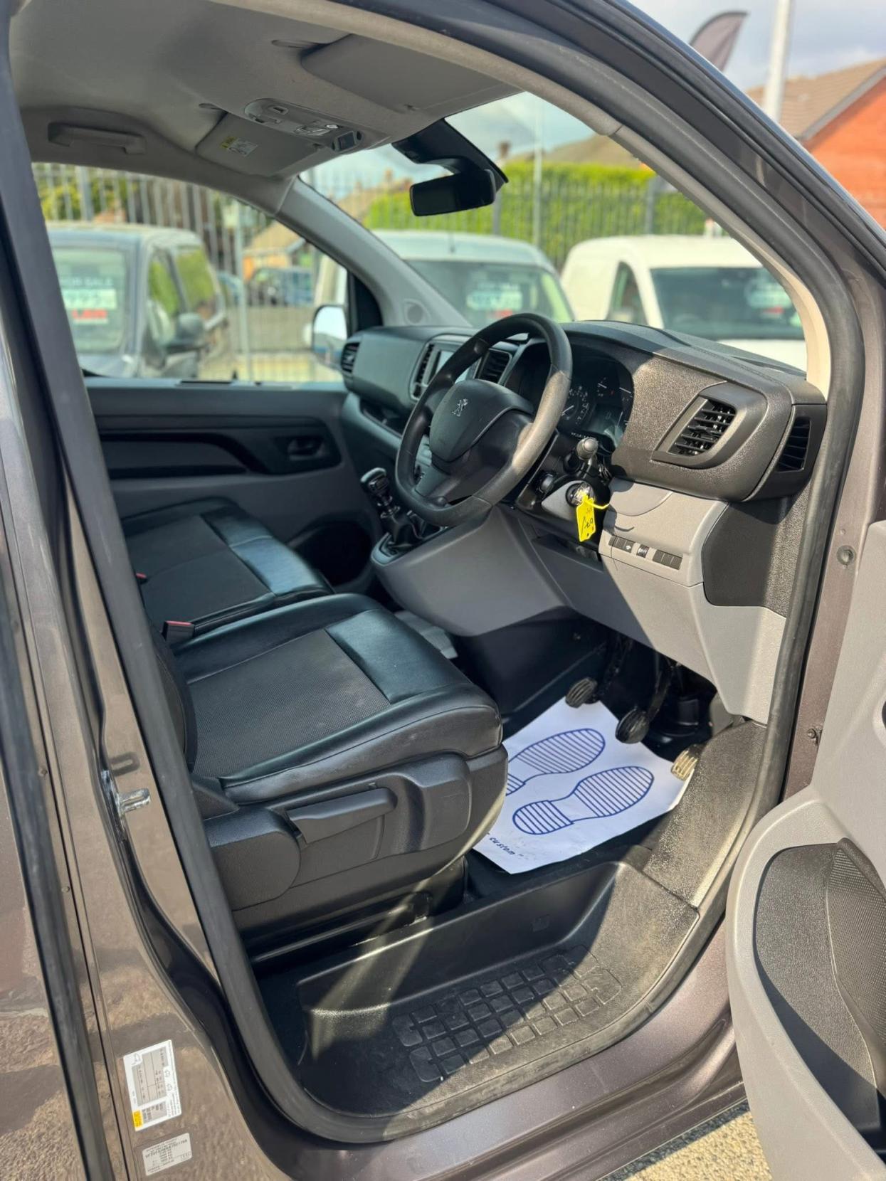Peugeot Expert 2.0 BlueHDi 1400 Professional Standard Panel Van 6dr Diesel Manual MWB Euro 6 (s/s) (120 ps)