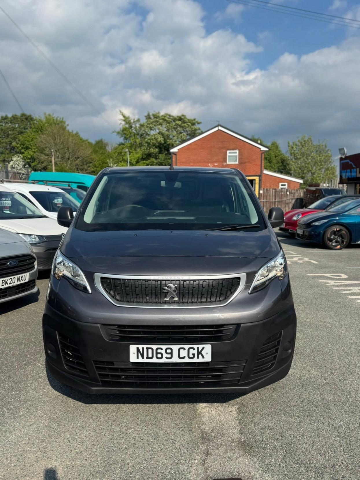 Peugeot Expert 2.0 BlueHDi 1400 Professional Standard Panel Van 6dr Diesel Manual MWB Euro 6 (s/s) (120 ps)