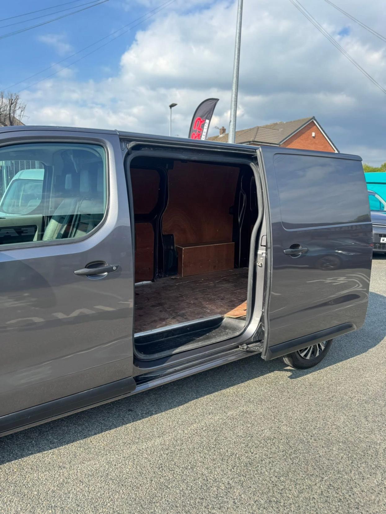 Peugeot Expert 2.0 BlueHDi 1400 Professional Standard Panel Van 6dr Diesel Manual MWB Euro 6 (s/s) (120 ps)