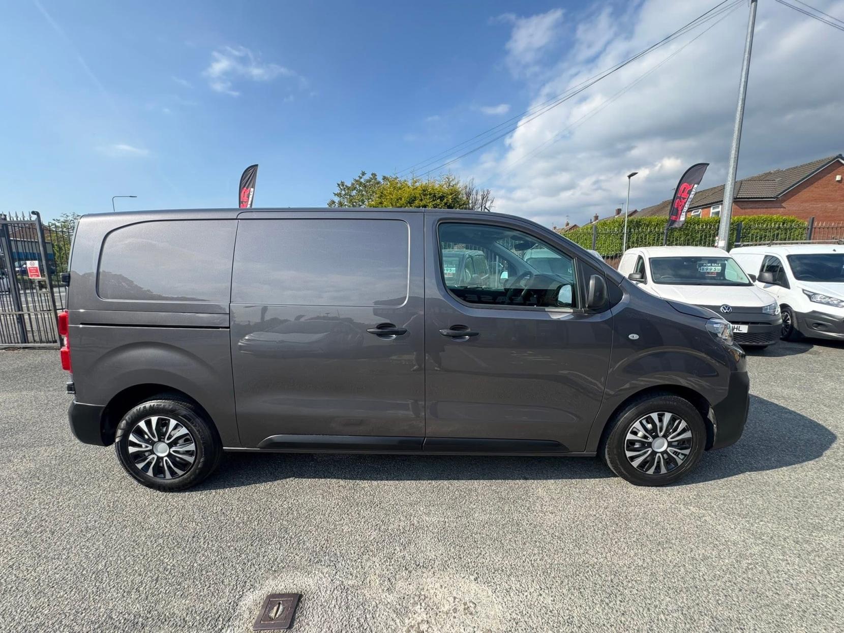 Peugeot Expert 2.0 BlueHDi 1400 Professional Standard Panel Van 6dr Diesel Manual MWB Euro 6 (s/s) (120 ps)