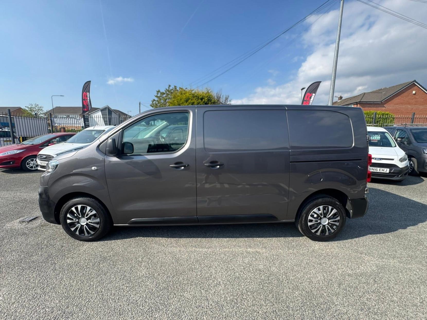 Peugeot Expert 2.0 BlueHDi 1400 Professional Standard Panel Van 6dr Diesel Manual MWB Euro 6 (s/s) (120 ps)