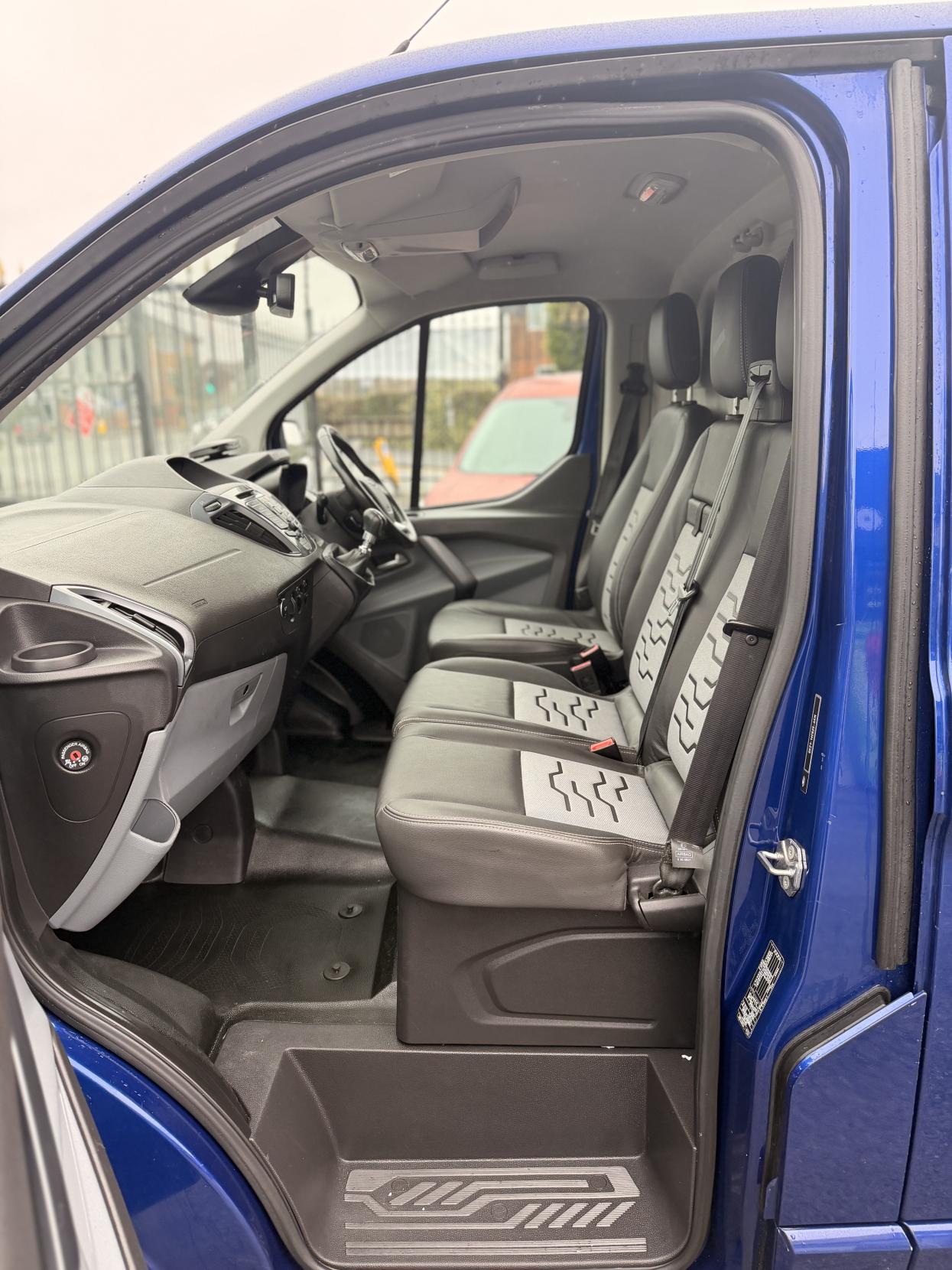 Ford Transit Custom 2.0 TDCi 290 Limited Panel Van 5dr Diesel Manual L1 H1 (171 g/km, 168 bhp)