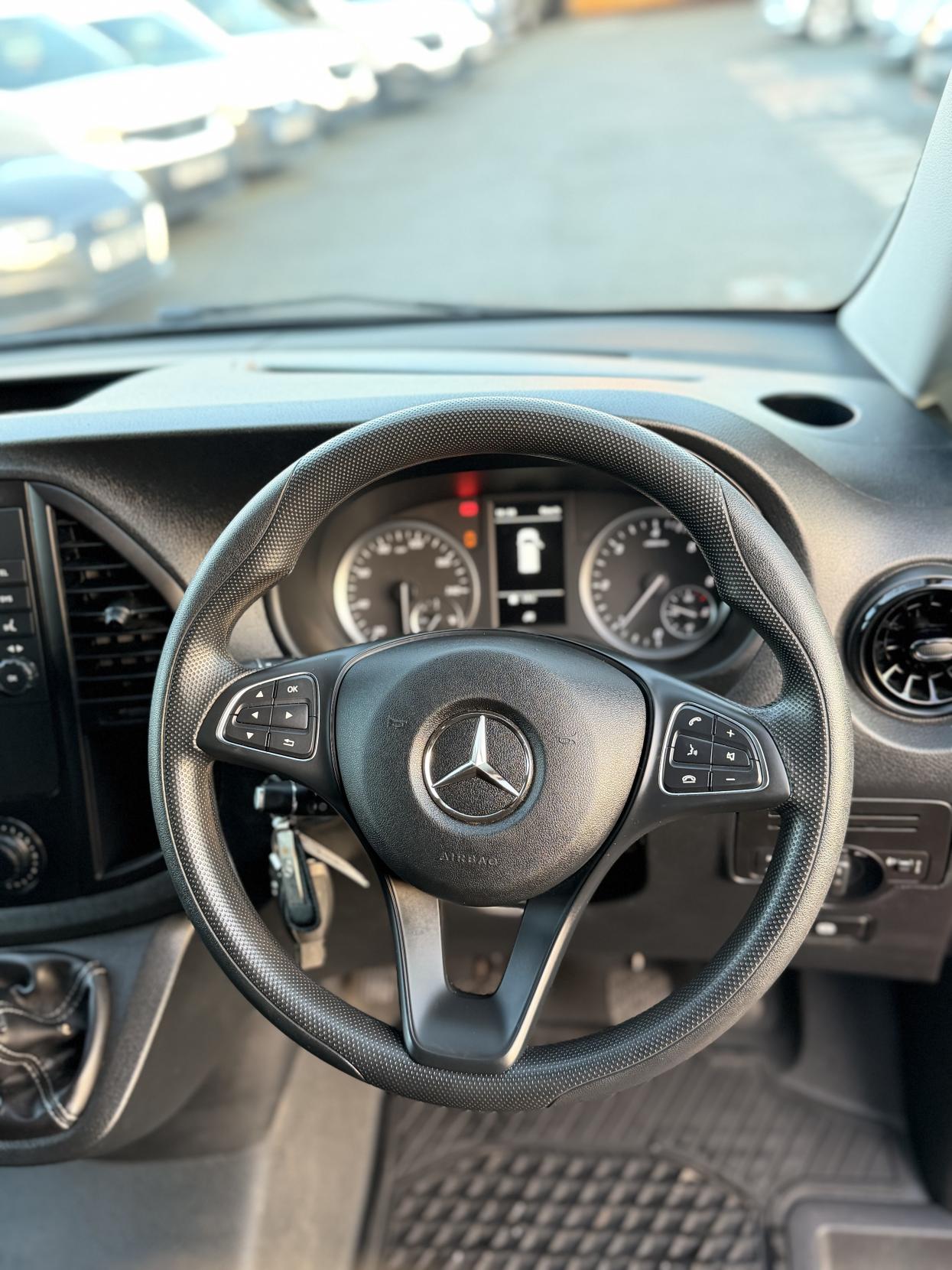 Mercedes-Benz Vito 1.7 114 CDI Progressive Crew Van Double Cab 5dr Diesel Manual FWD L2 Euro 6 (s/s) (LWB) (136 ps)